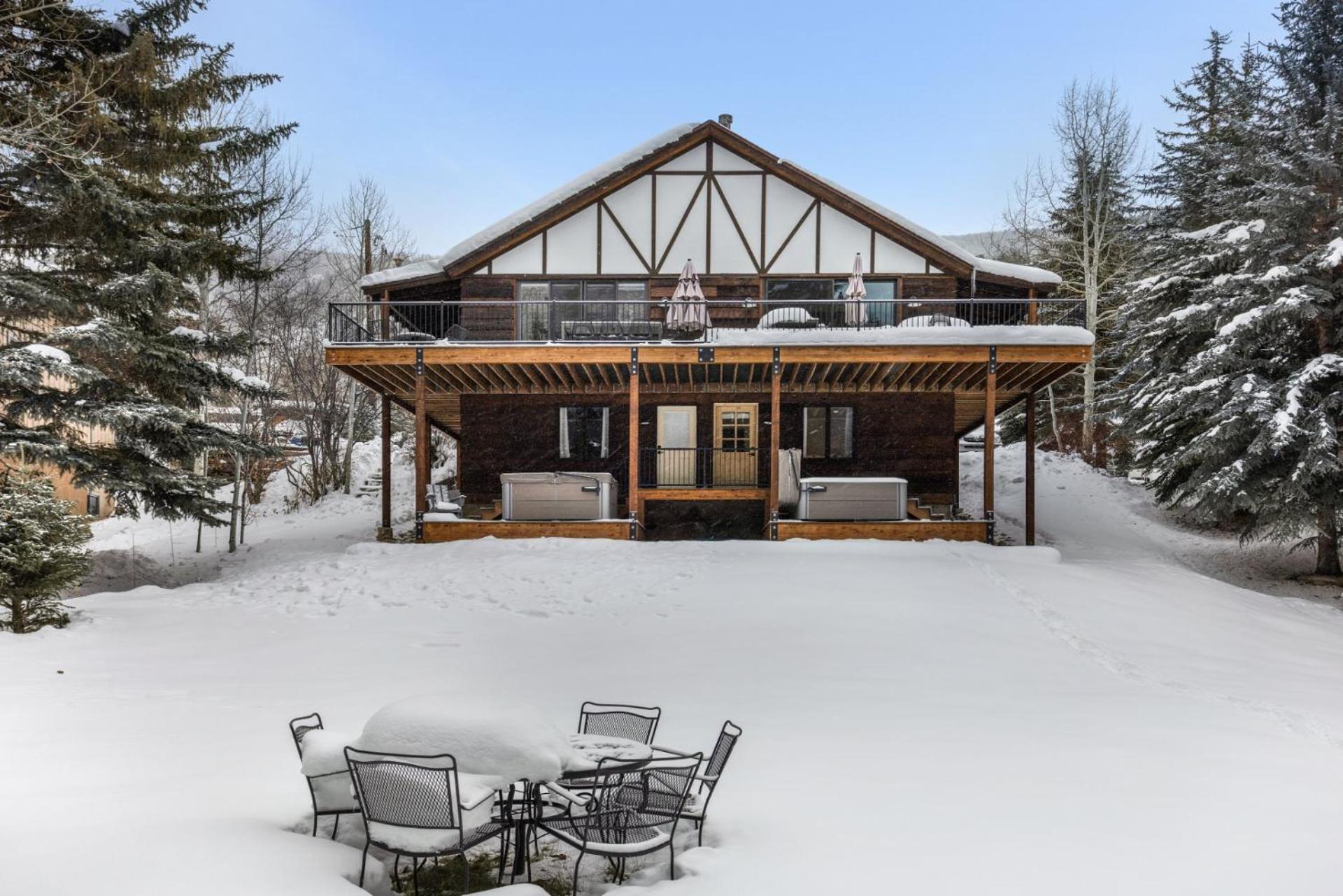 Holiday home Novelle - Renovated, Chic Contemporary On Gore Creek With Hot Tub