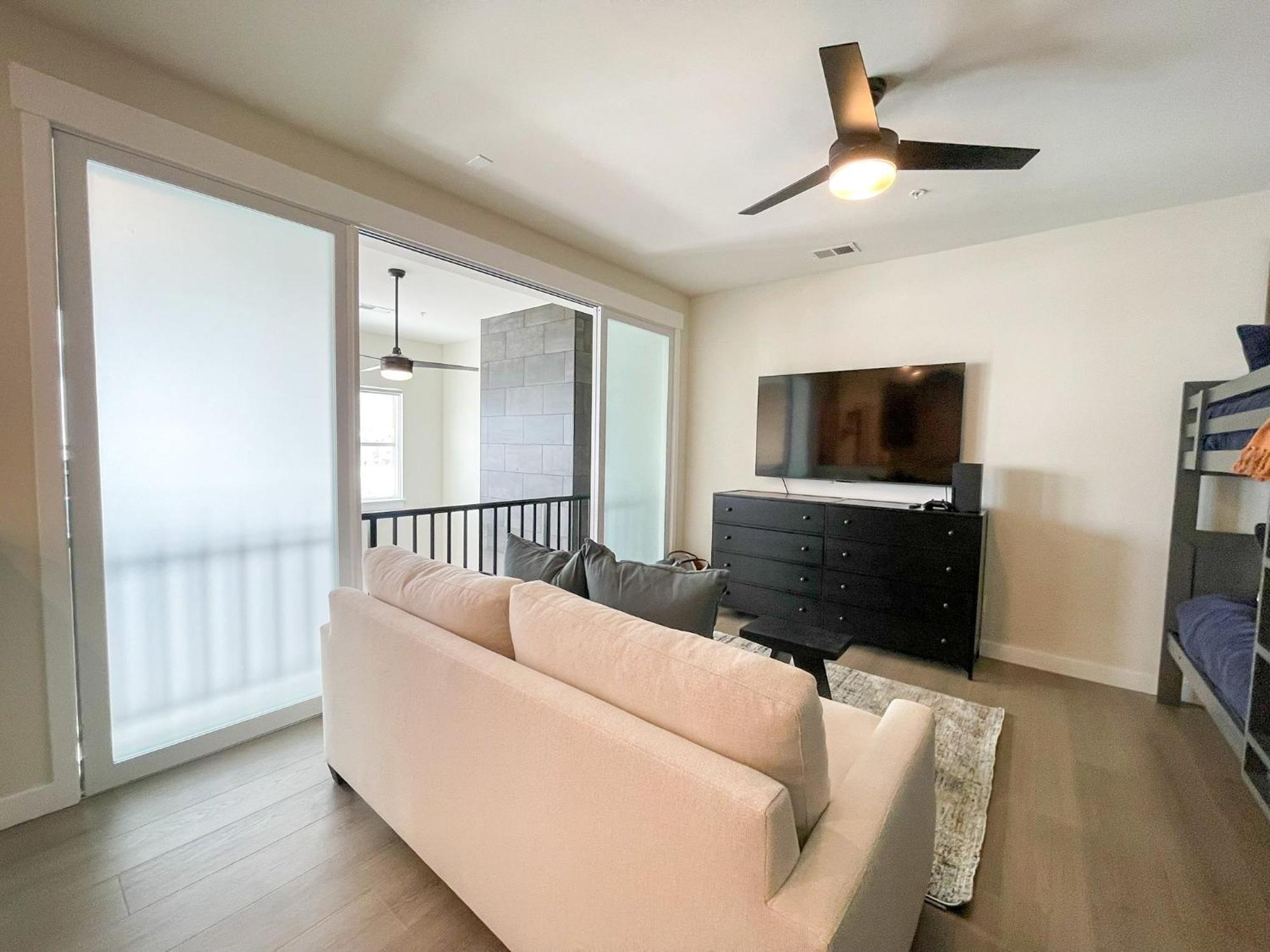 New Luxury Loft 219 I Hot Tub I Great Views I Price I Free Adventures Daily Holiday home Winter Park