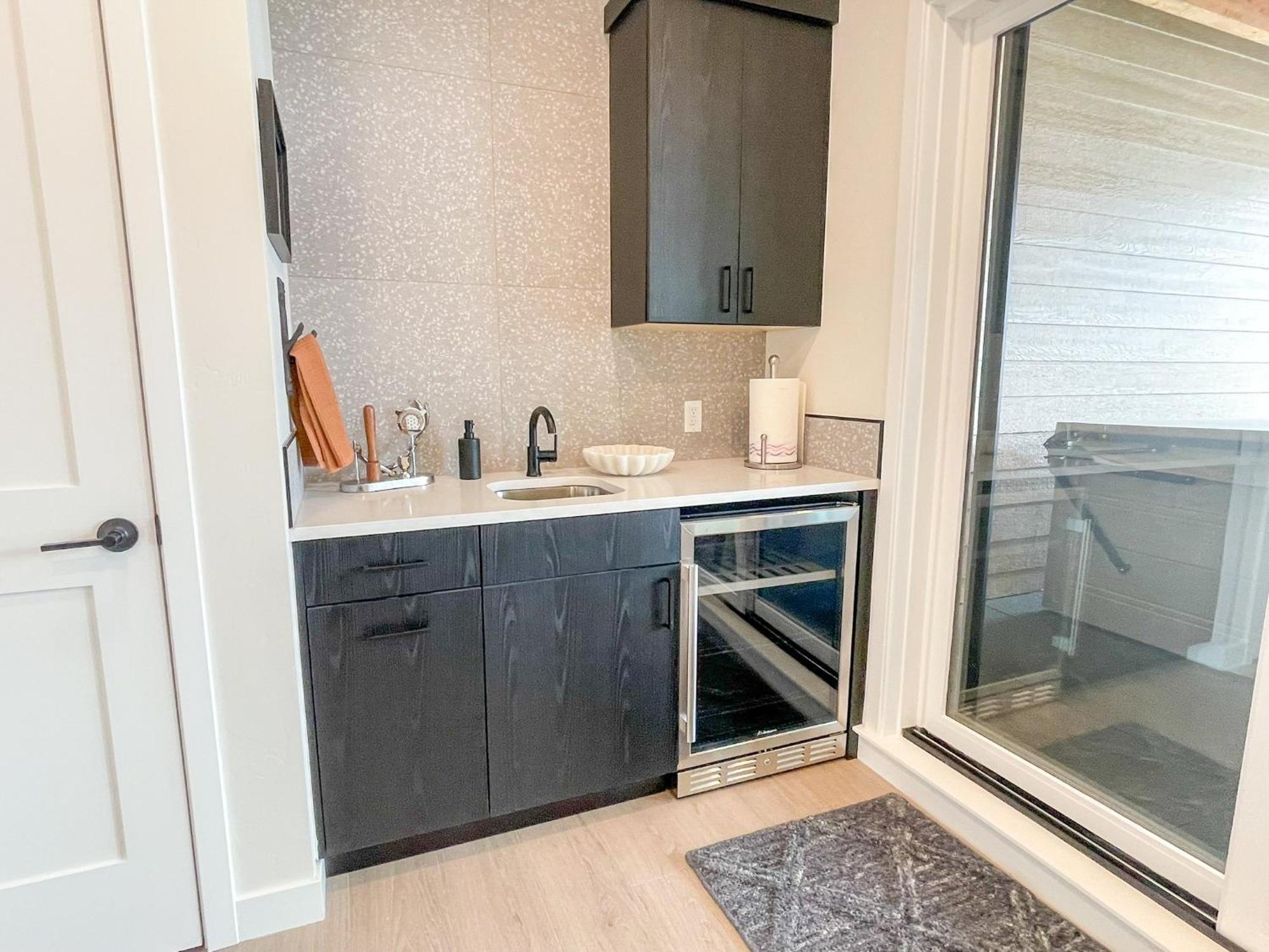 New Luxury Loft 219 I Hot Tub I Great Views I Price I Free Adventures Daily