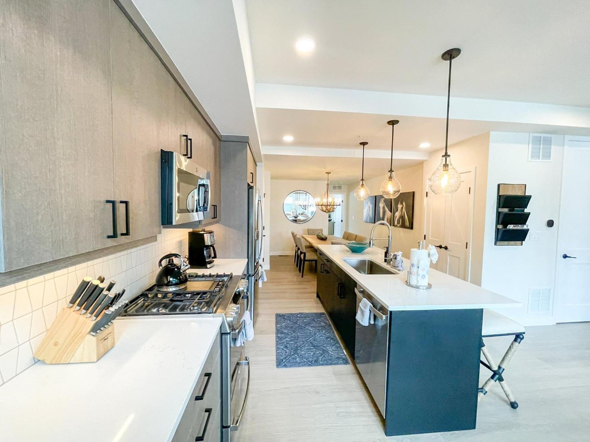 New Luxury Loft 219 I Hot Tub I Great Views I Price I Free Adventures Daily Holiday home Winter Park