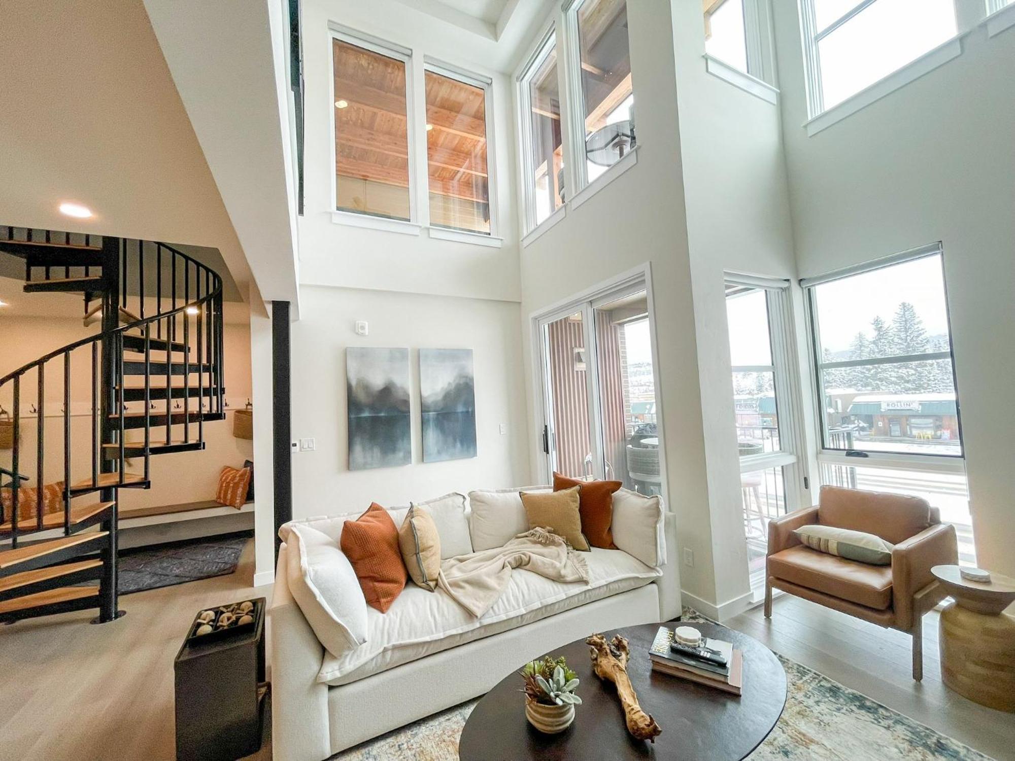 New Luxury Loft 219 I Hot Tub I Great Views I Price I Free Adventures Daily Holiday home Winter Park