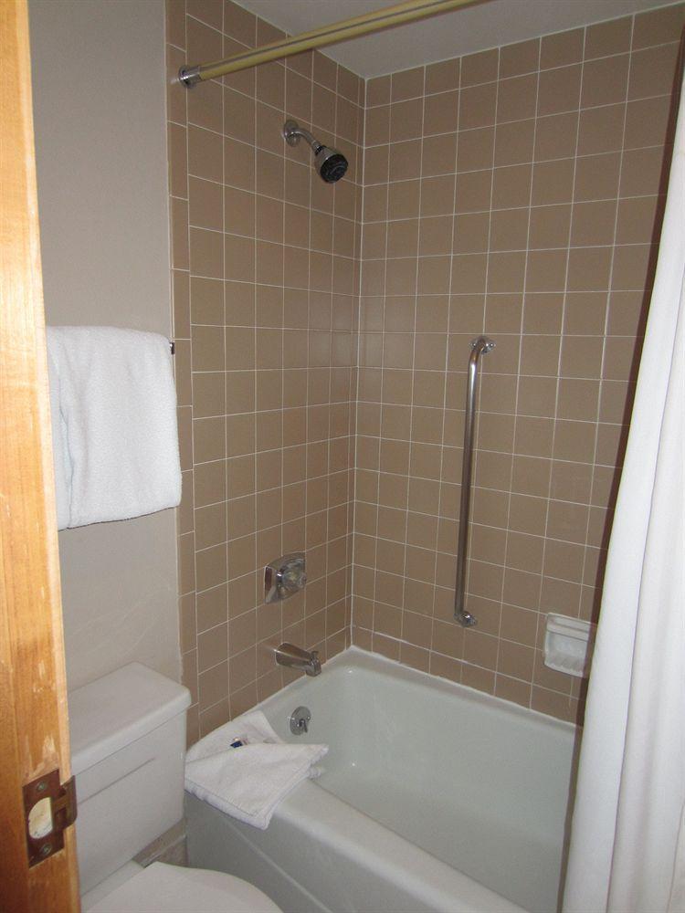Hotel Center Village At
