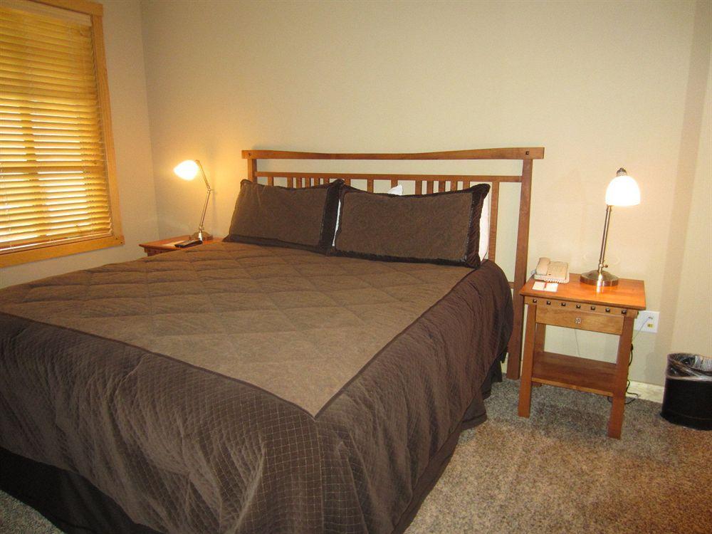 Hotel Center Village At 3*
