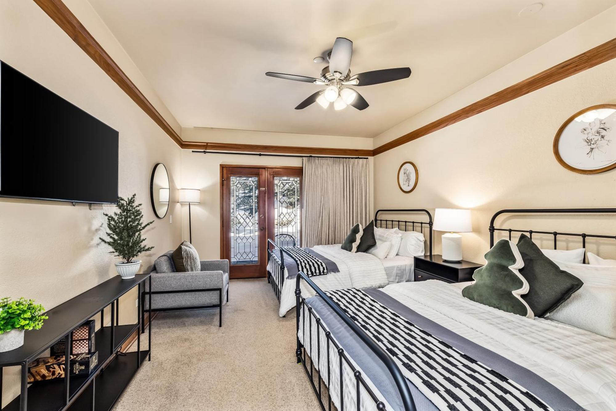 Scenic 2br & 2ba Escape - Walk To Trails & Village Dining Aparthotel *