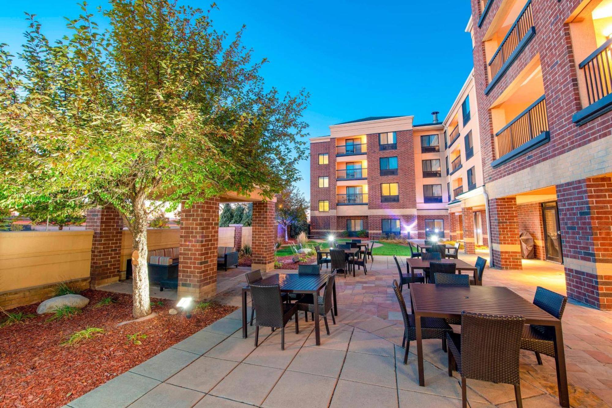 Hotel Courtyard Denver South Park Meadows Mall 3*