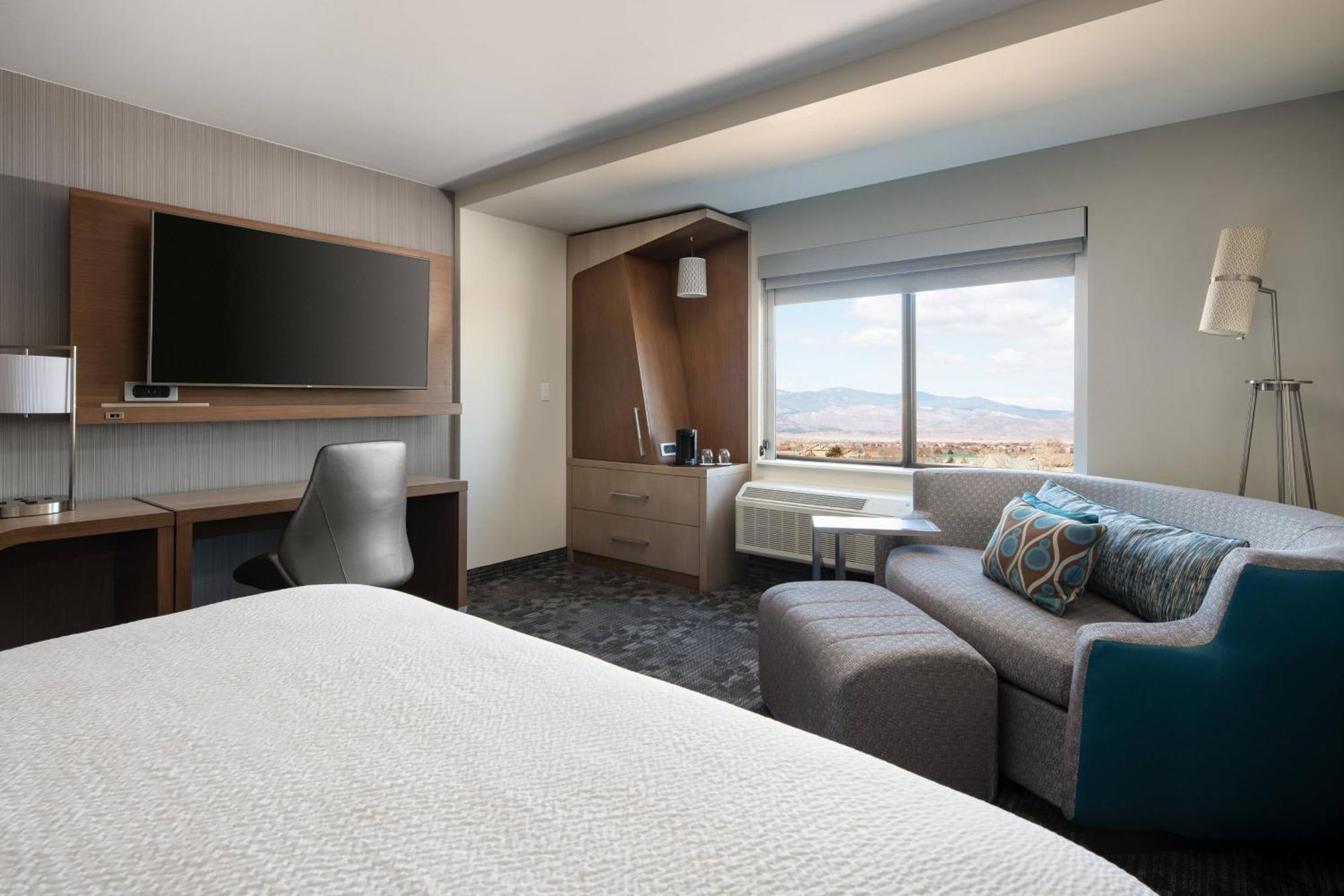 Hotel Courtyard By Marriott Collins 3*