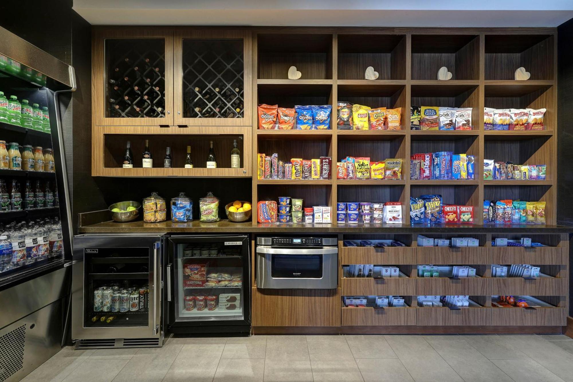 Courtyard By Marriott Collins 3*