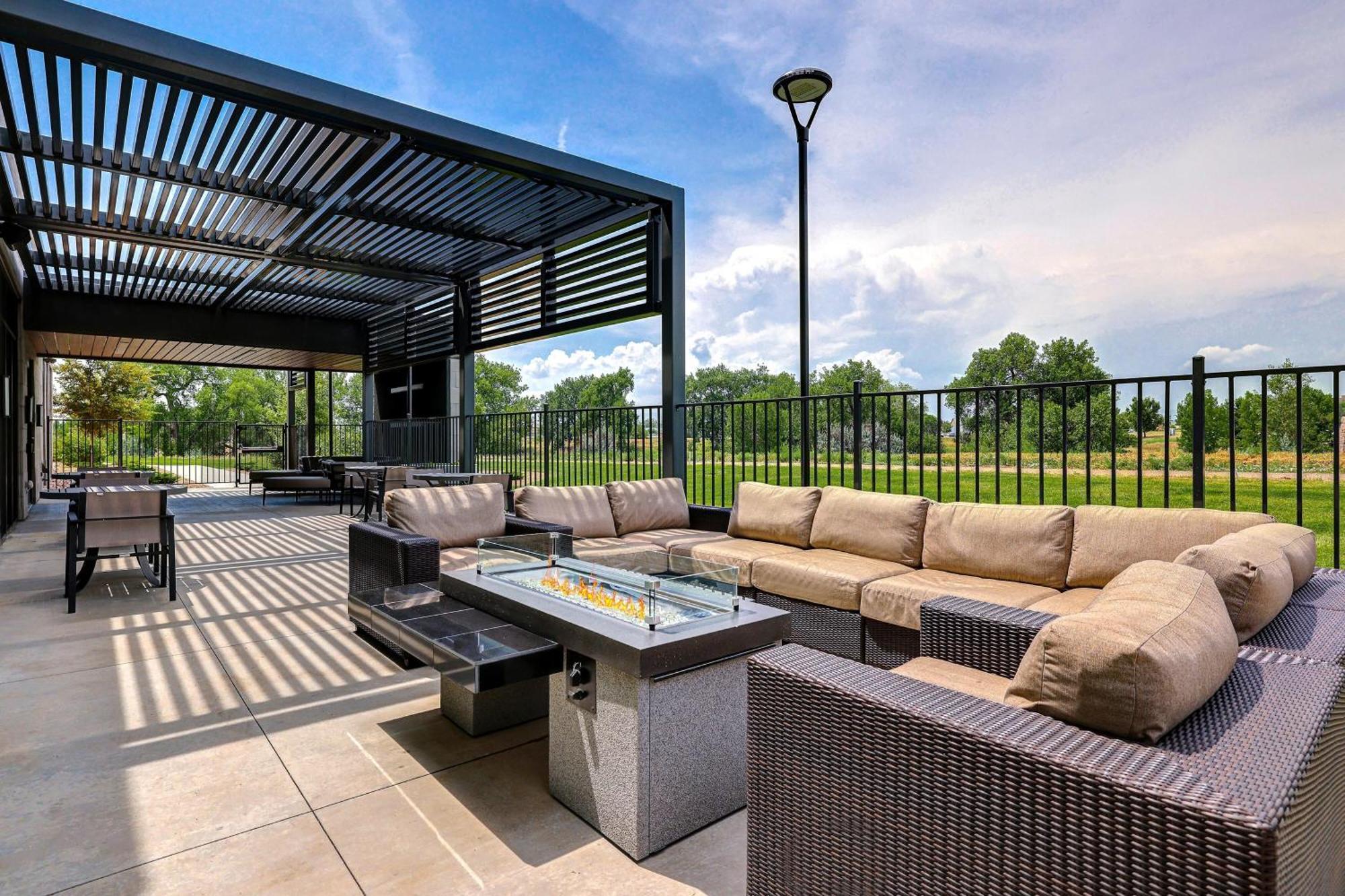 Hotel Courtyard By Marriott Collins 3*