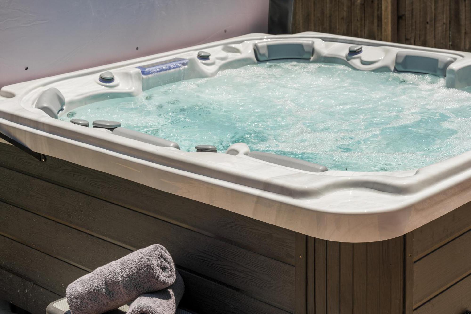 Casa de férias New Modern, Luxury With Hot Tub, Gym, Sauna, And 12 Minutes To Denver Arvada