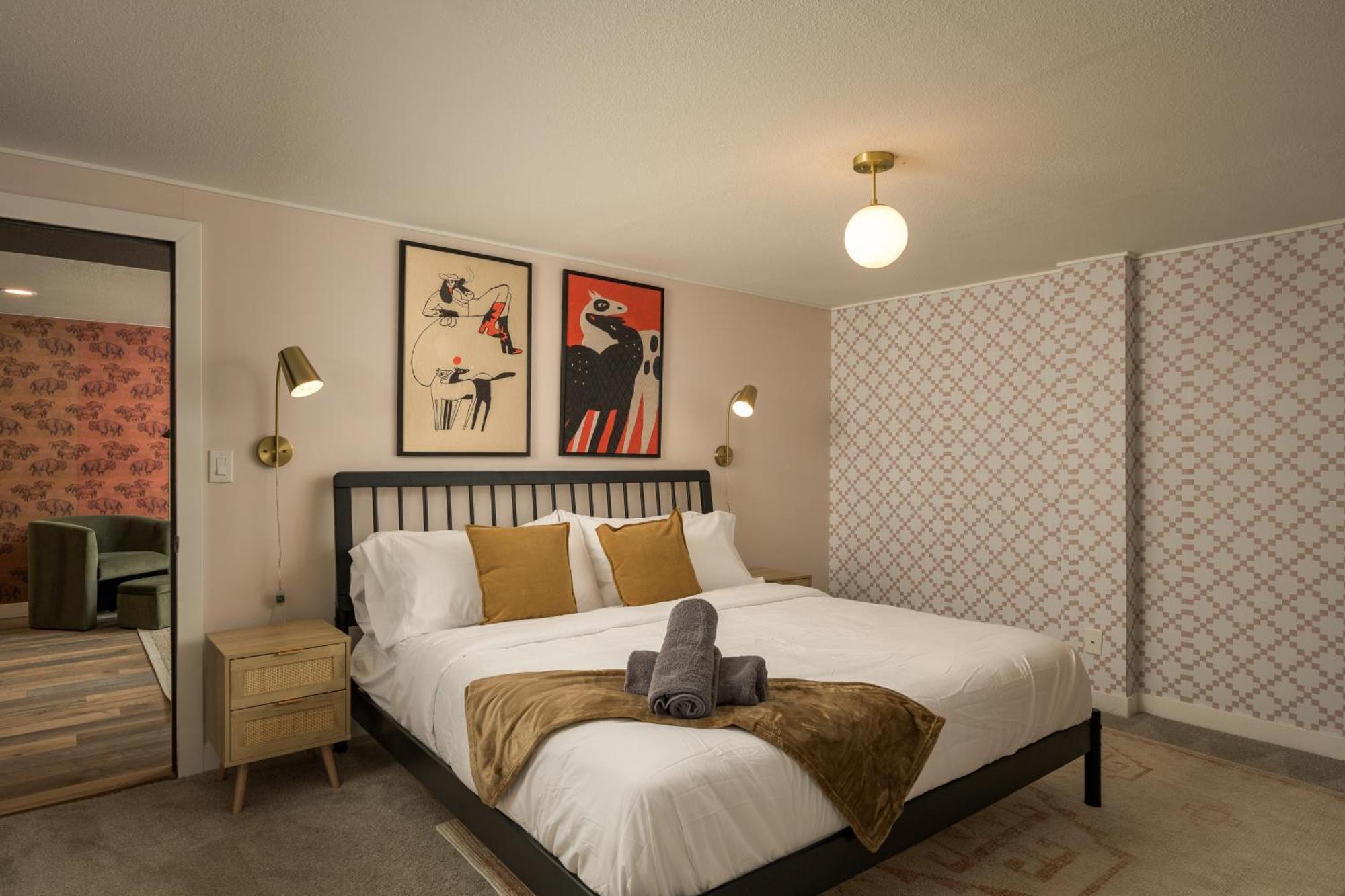 New Modern, Luxury With Hot Tub, Gym, Sauna, And 12 Minutes To Denver *