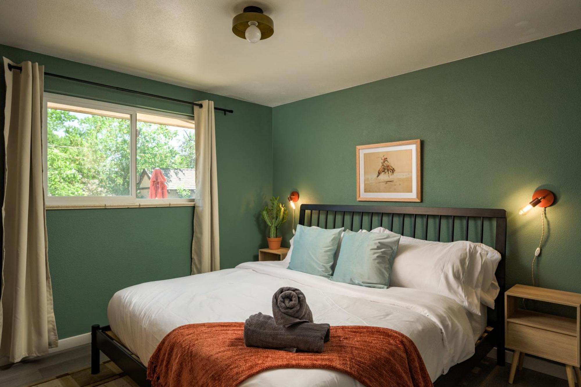 Casa de férias New Modern, Luxury With Hot Tub, Gym, Sauna, And 12 Minutes To Denver Arvada