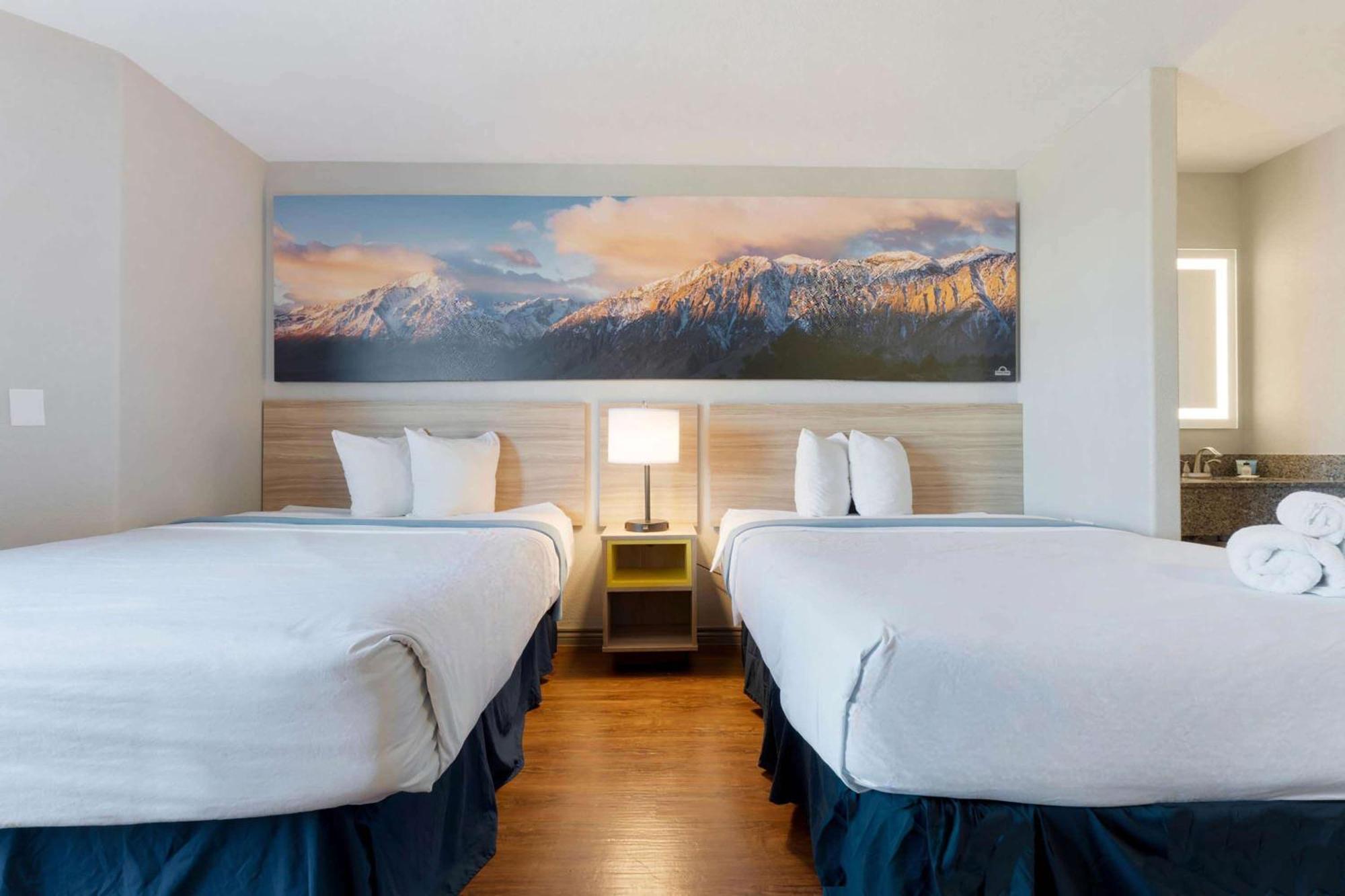 Days By Wyndham Hotel Thornton