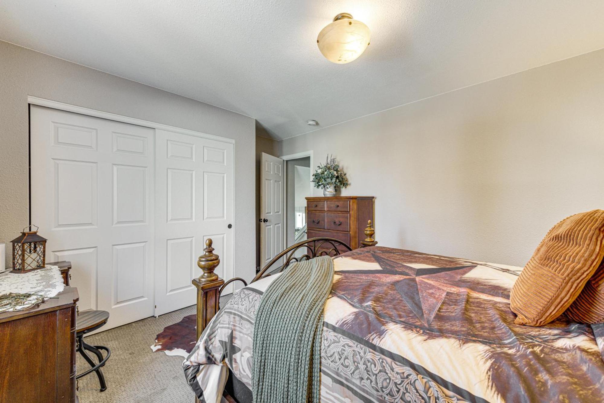 With Private Hot Tub And Wood Fireplace! Casa de férias Loveland