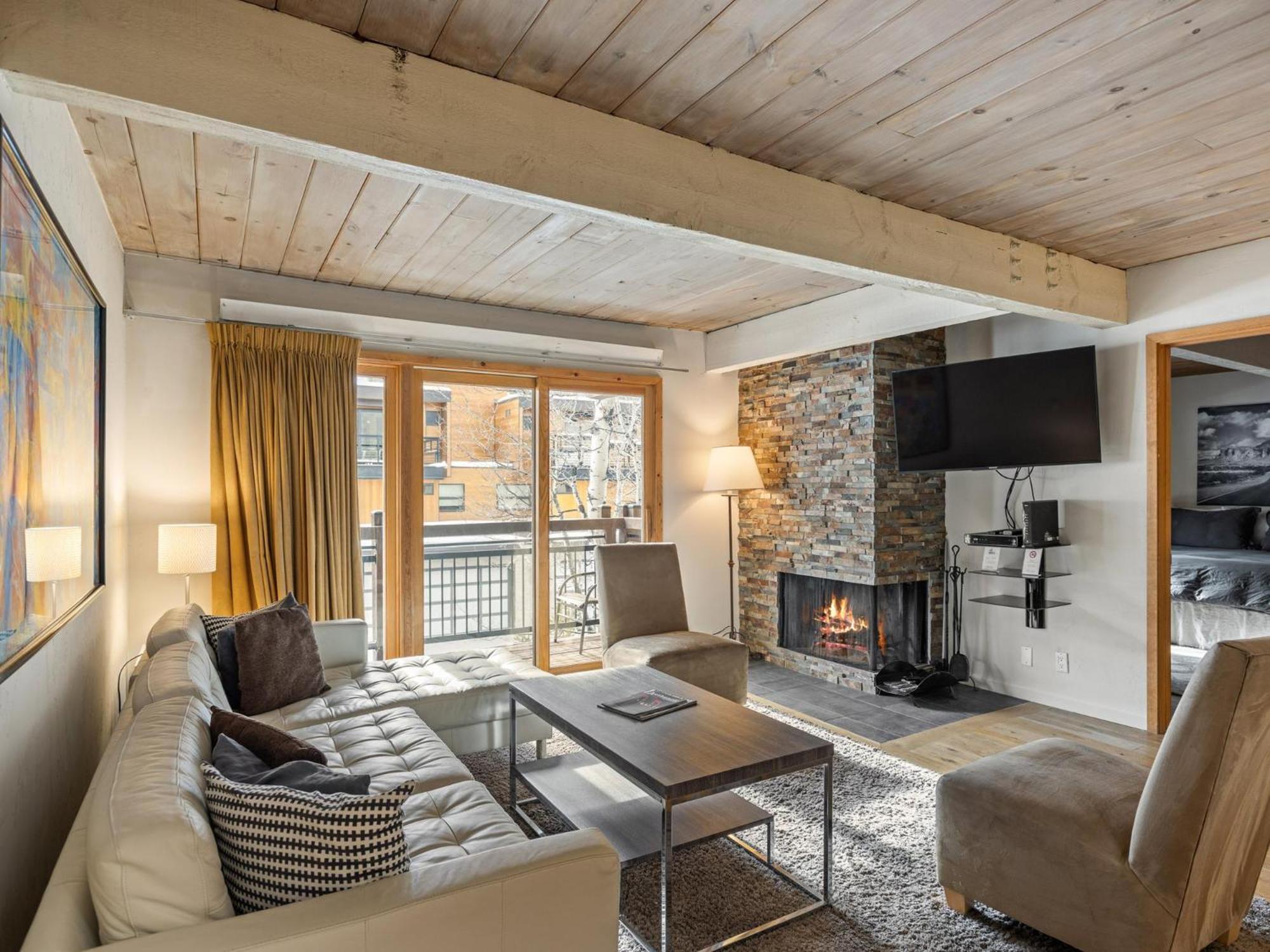 Apartment Lift One - One, Two Three Bedroom Units Adjacent To Downtown Aspen