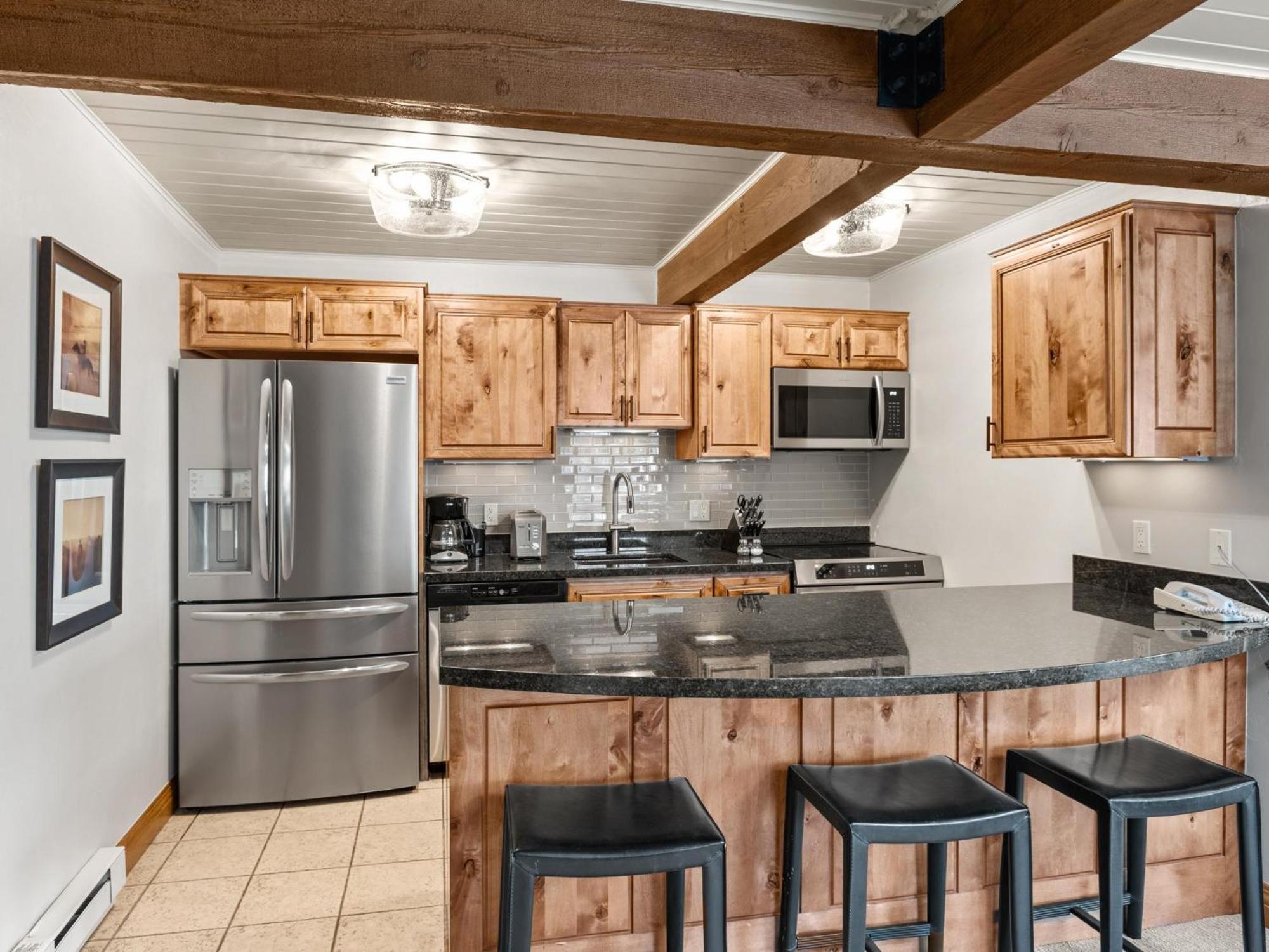 Lift One - One, Two Three Bedroom Units Adjacent To Downtown