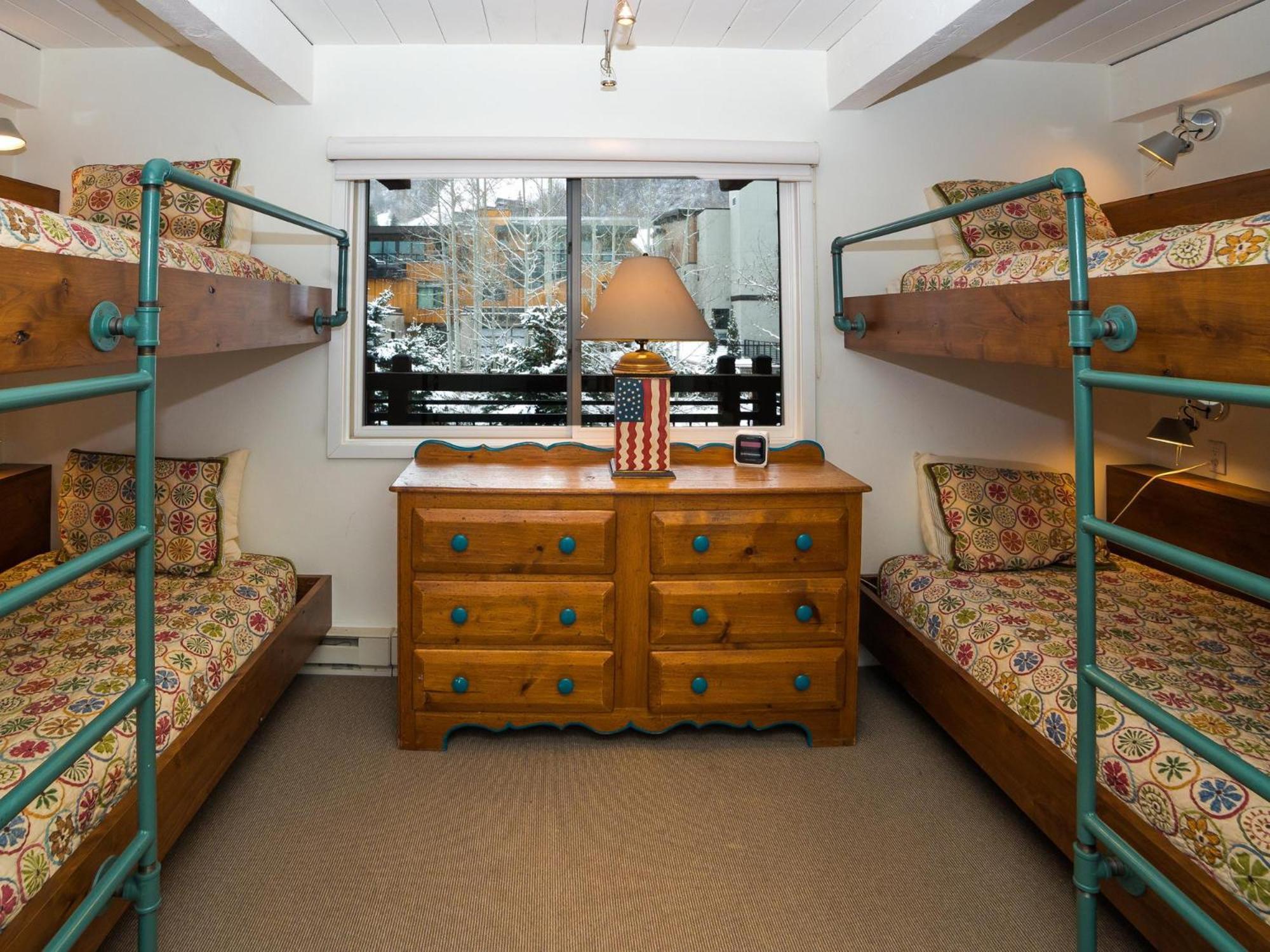 Lift One - One, Two Three Bedroom Units Adjacent To Downtown Apartment Aspen