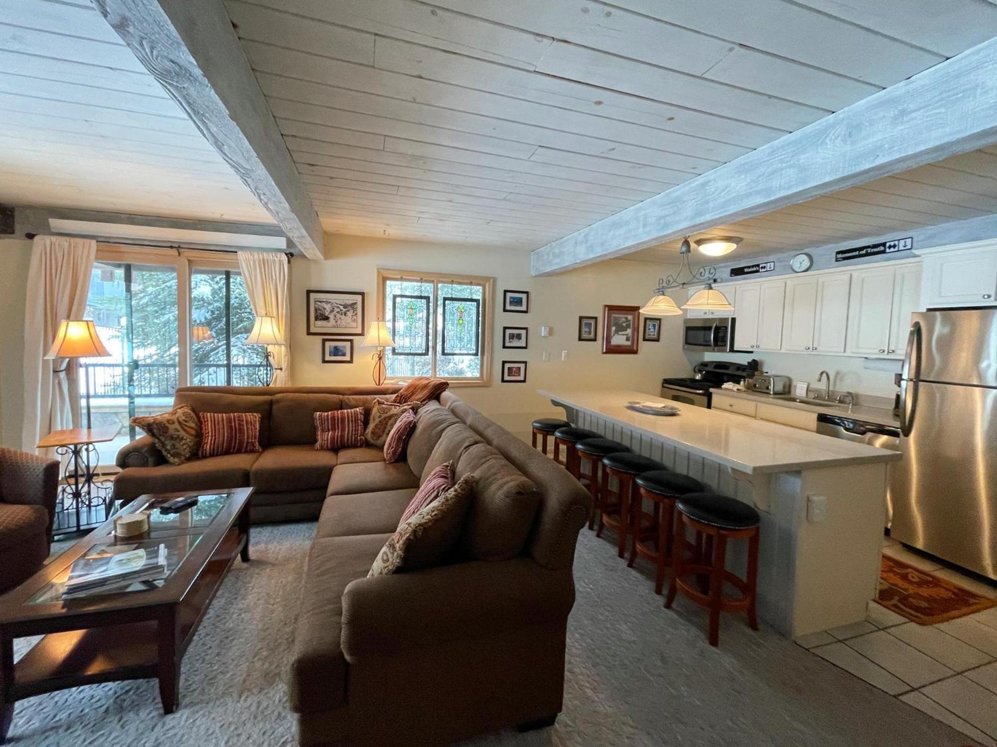 Lift One - One, Two Three Bedroom Units Adjacent To Downtown Apartment *