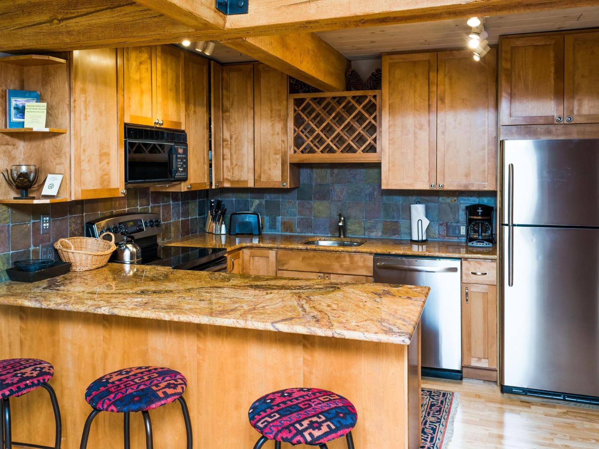 Lift One - One, Two Three Bedroom Units Adjacent To Downtown Apartment Aspen