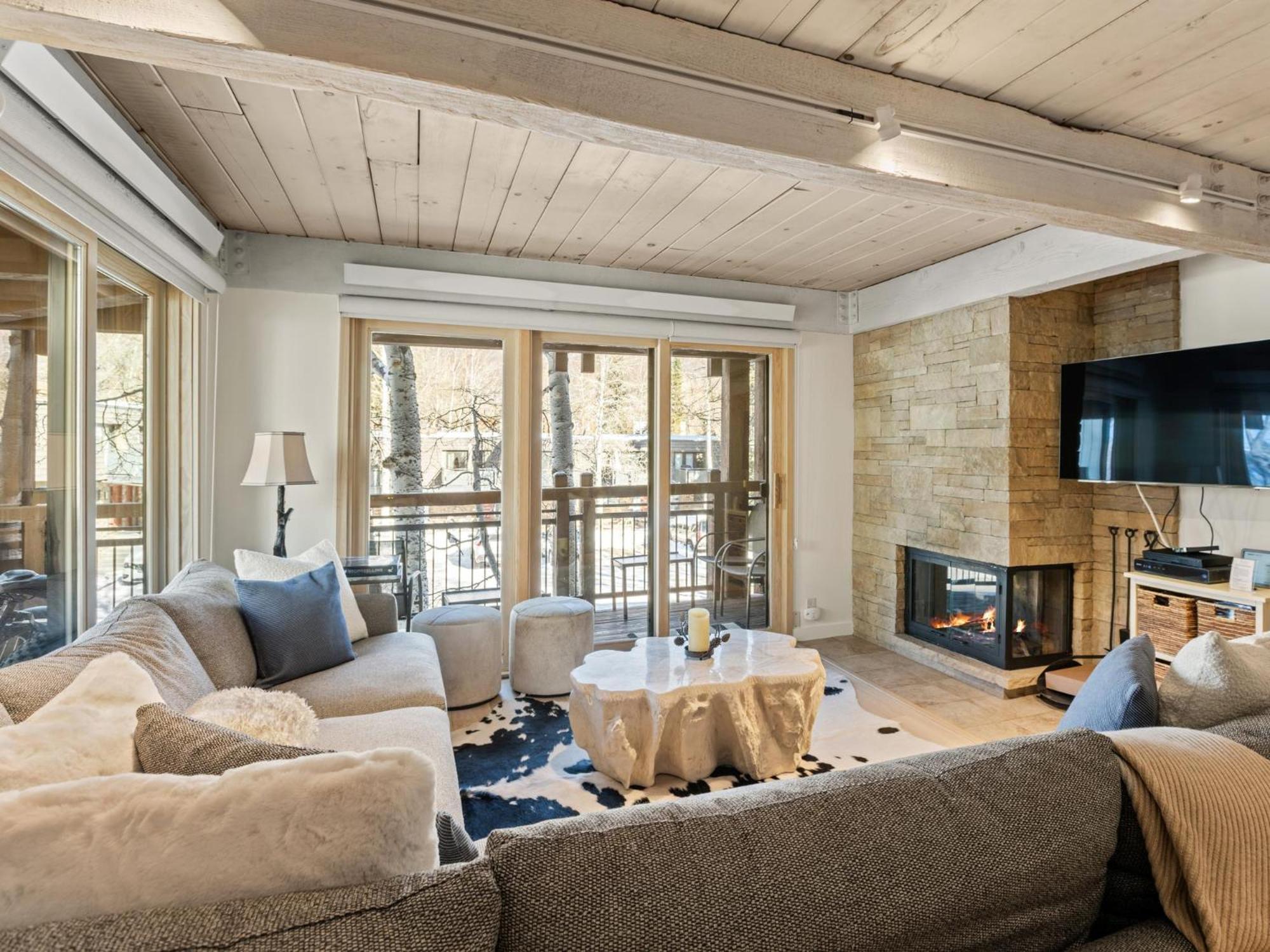 Apartment Lift One - One, Two Three Bedroom Units Adjacent To Downtown Aspen