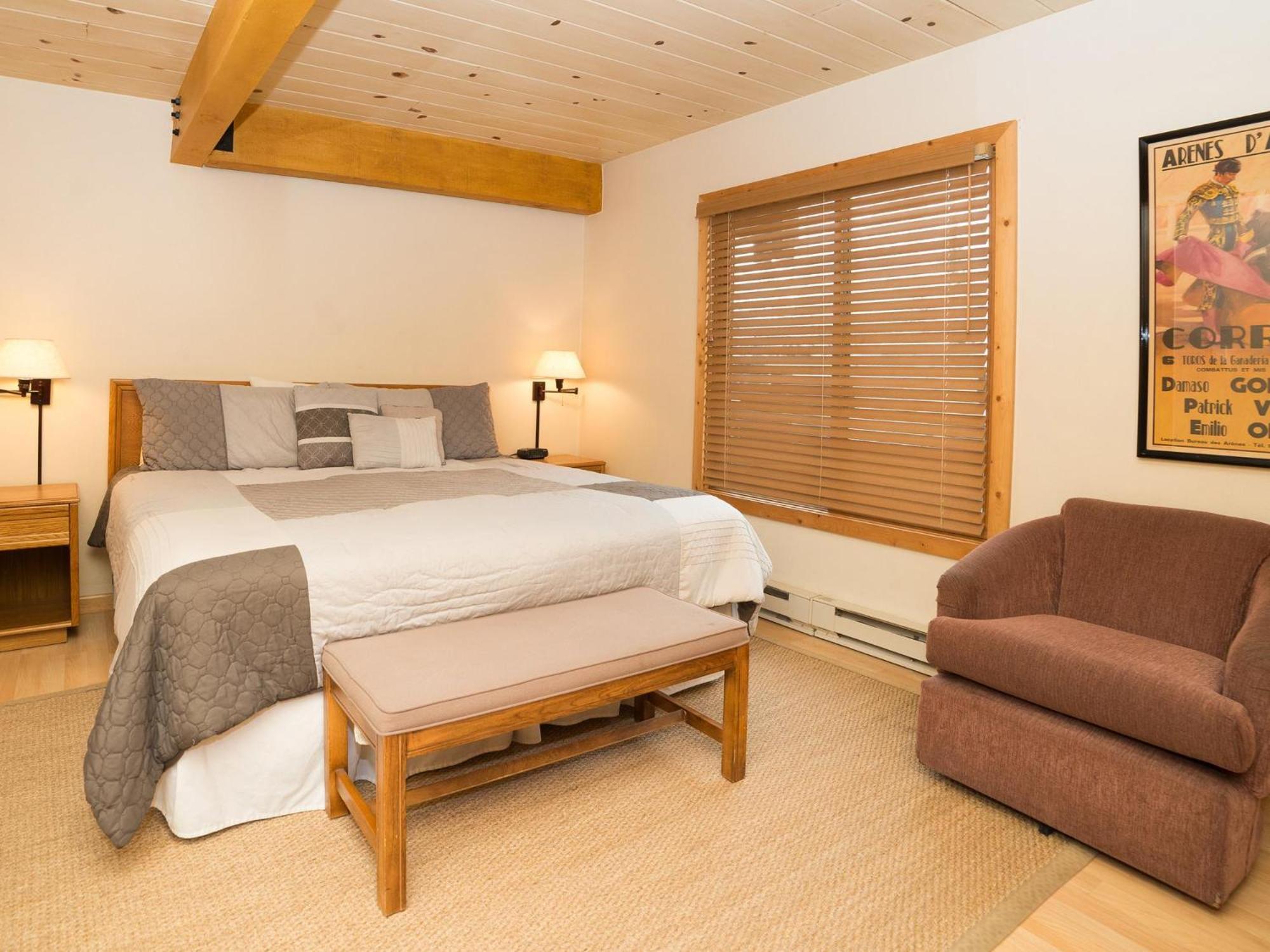 Lift One - One, Two Three Bedroom Units Adjacent To Downtown Apartment Aspen