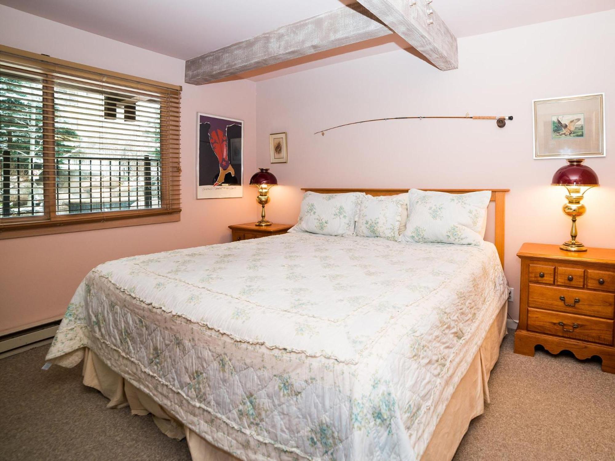 Lift One - One, Two Three Bedroom Units Adjacent To Downtown Apartment