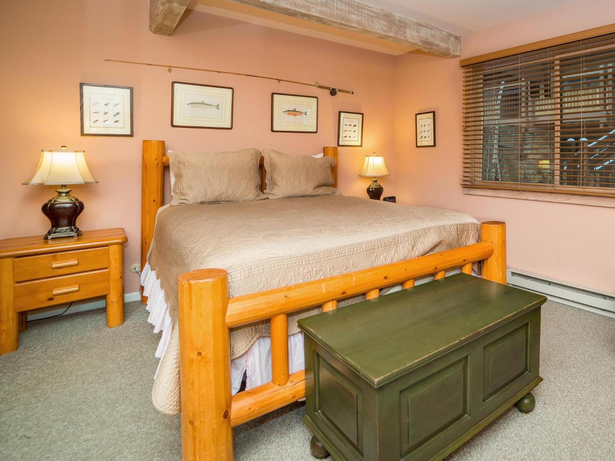 Lift One - One, Two Three Bedroom Units Adjacent To Downtown Apartment *