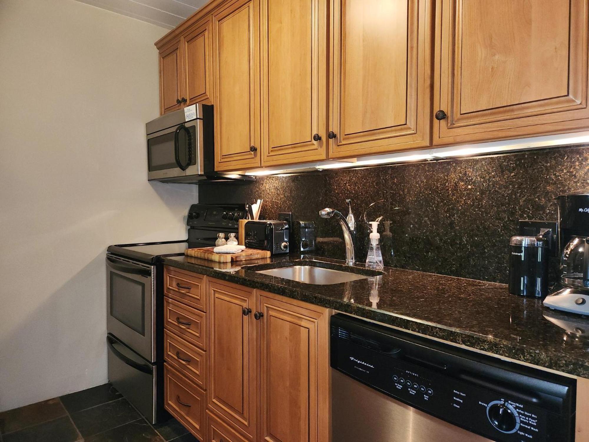 Lift One - One, Two Three Bedroom Units Adjacent To Downtown Aspen