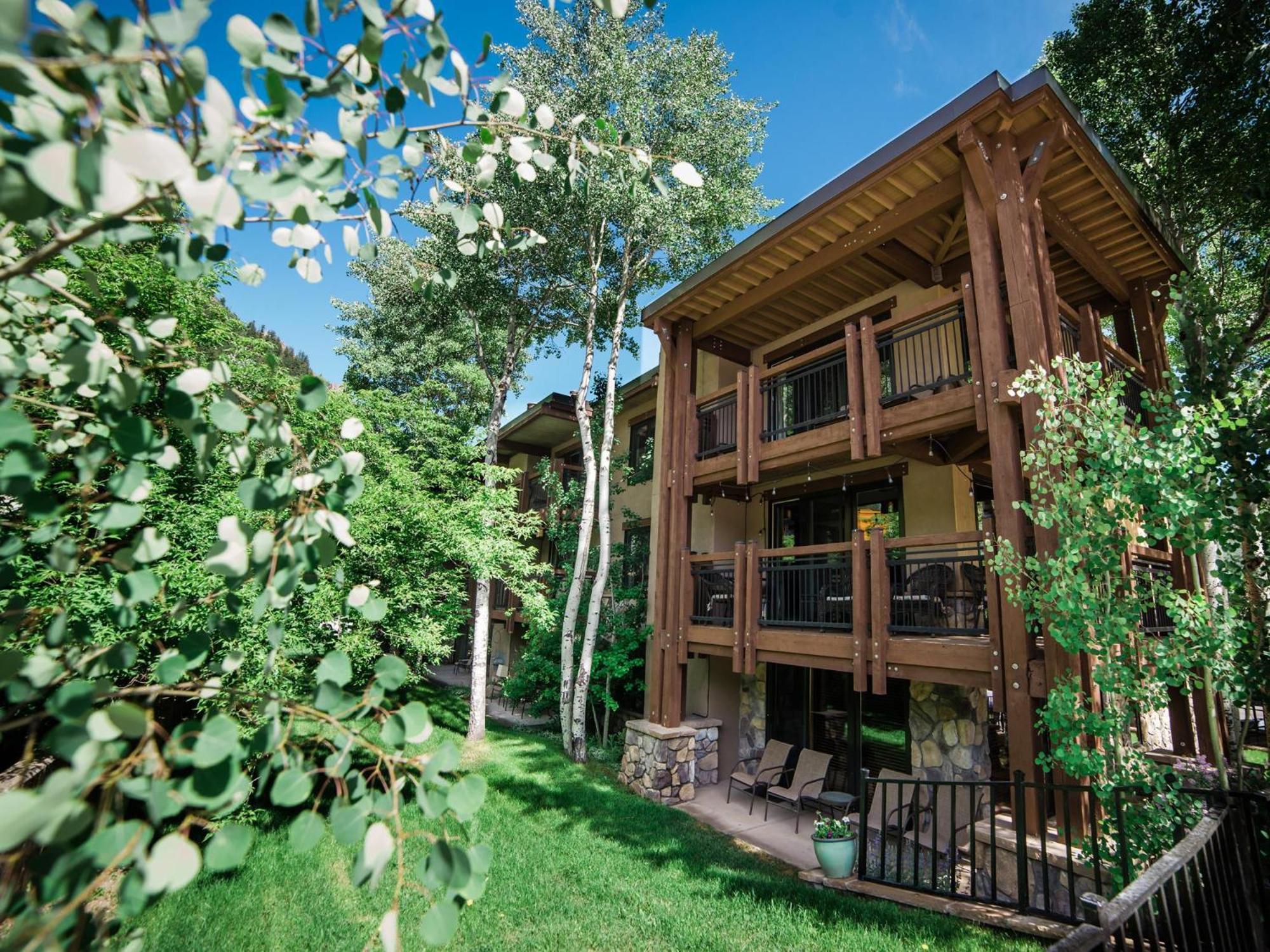 Lift One - One, Two Three Bedroom Units Adjacent To Downtown Apartment Aspen