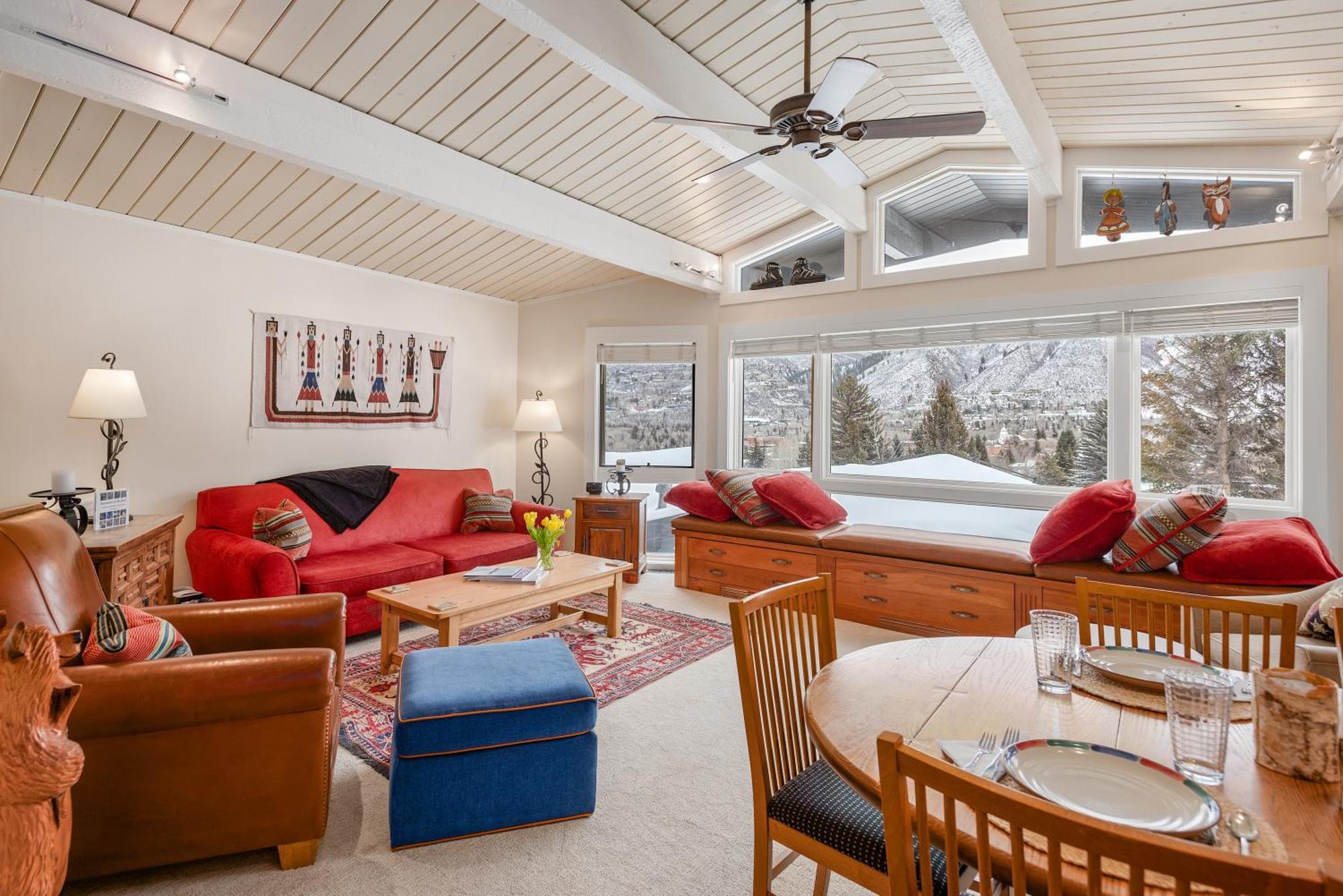 Shadow Mountain Unit 15, Spacious Ski-in, Ski-out Townhouse With Great Views & Gas Fireplace * Aspen
