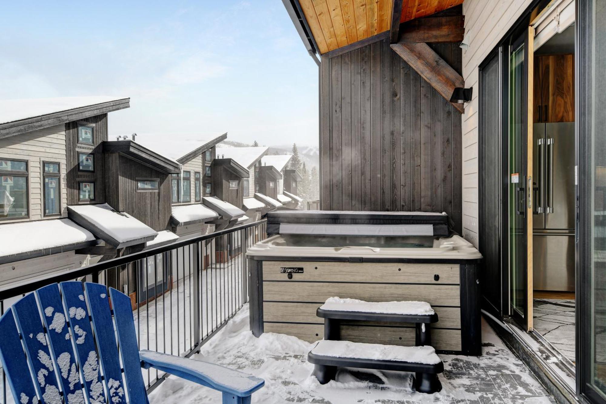 New Luxury 366 I Hot Tub I Great Views I Price I Free Adventures Daily *