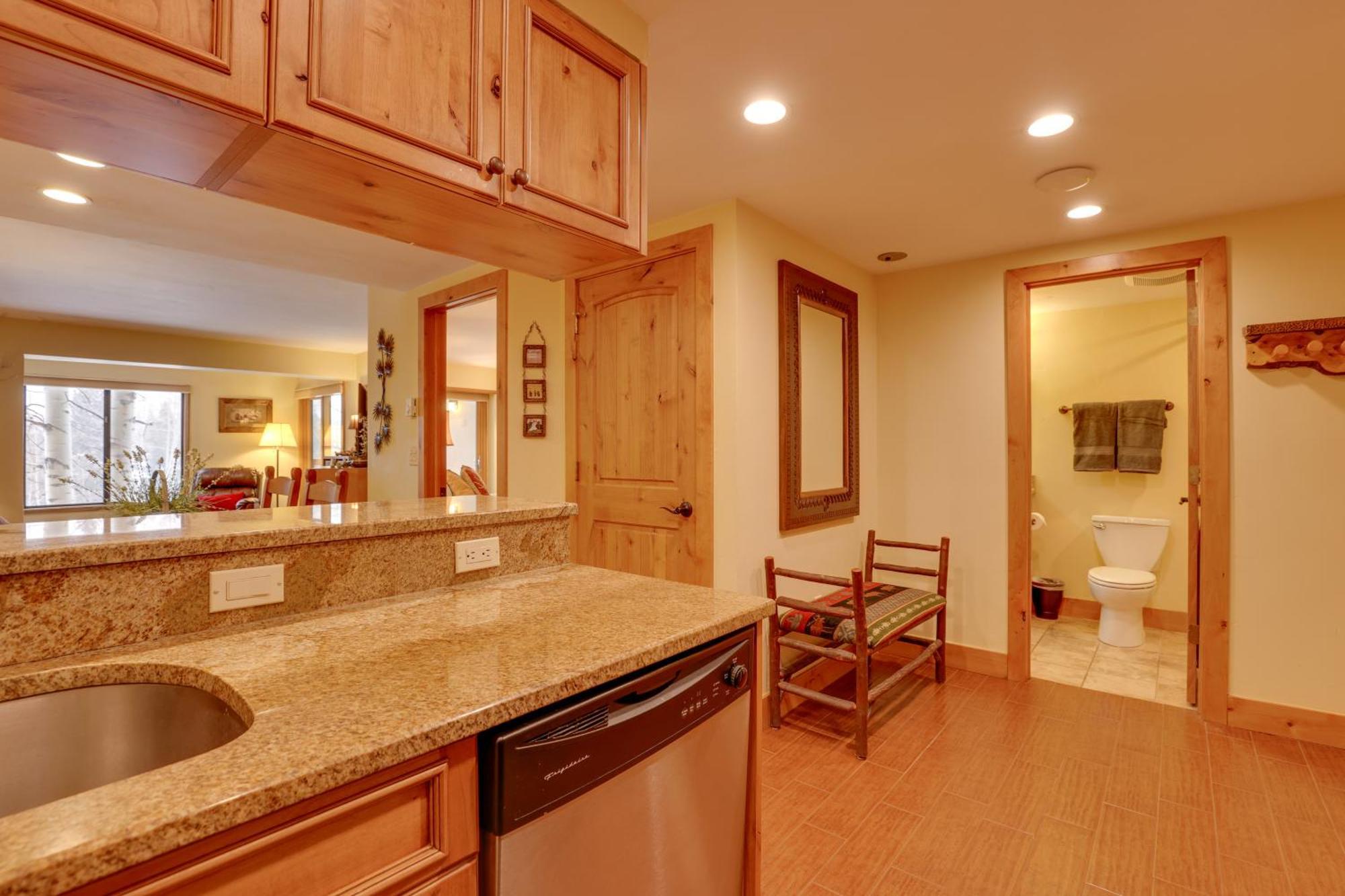 Apartment With Hot Tub Access - Quick Bus Trip To Ski! Vail