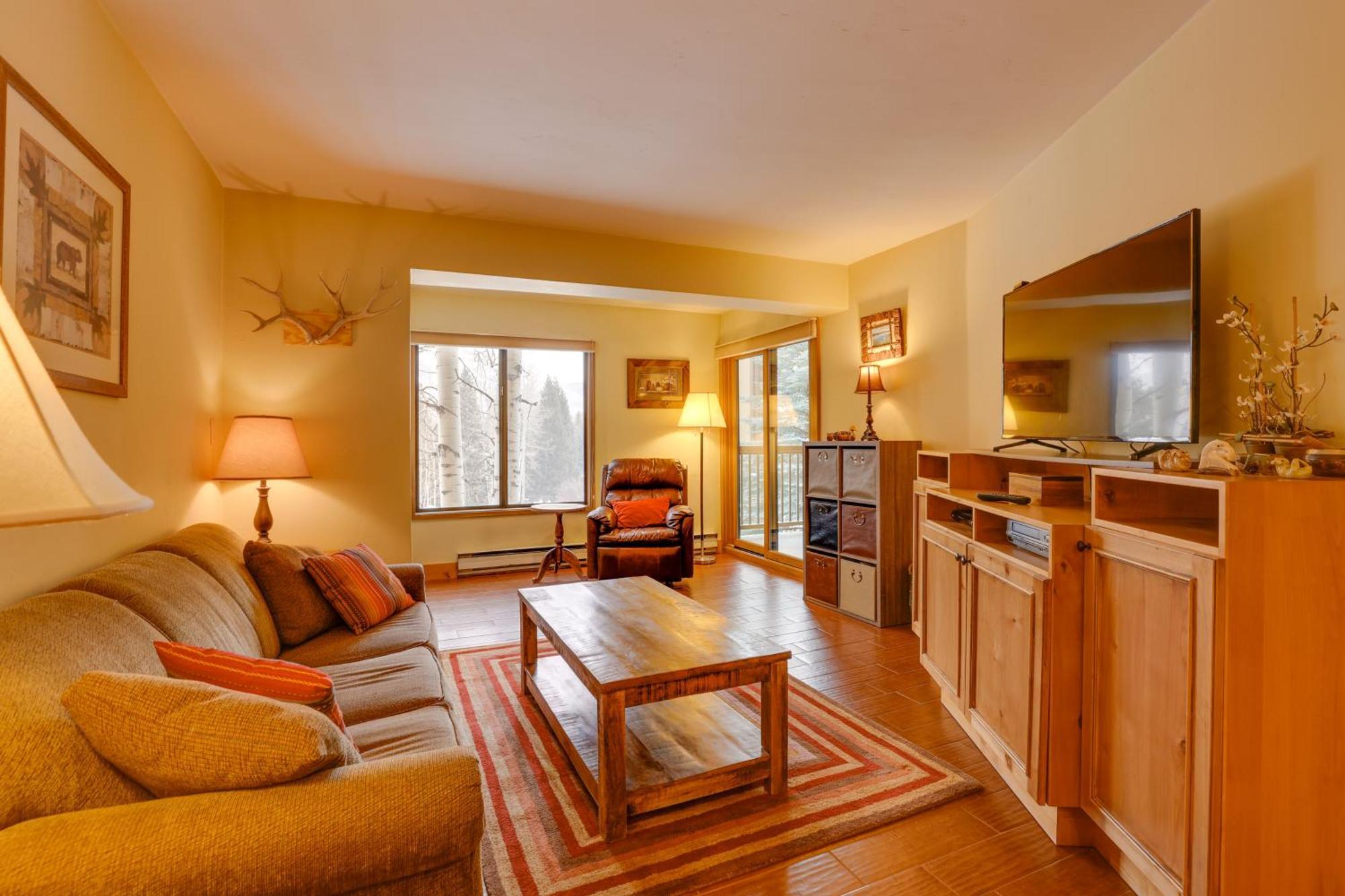 Apartment With Hot Tub Access - Quick Bus Trip To Ski!