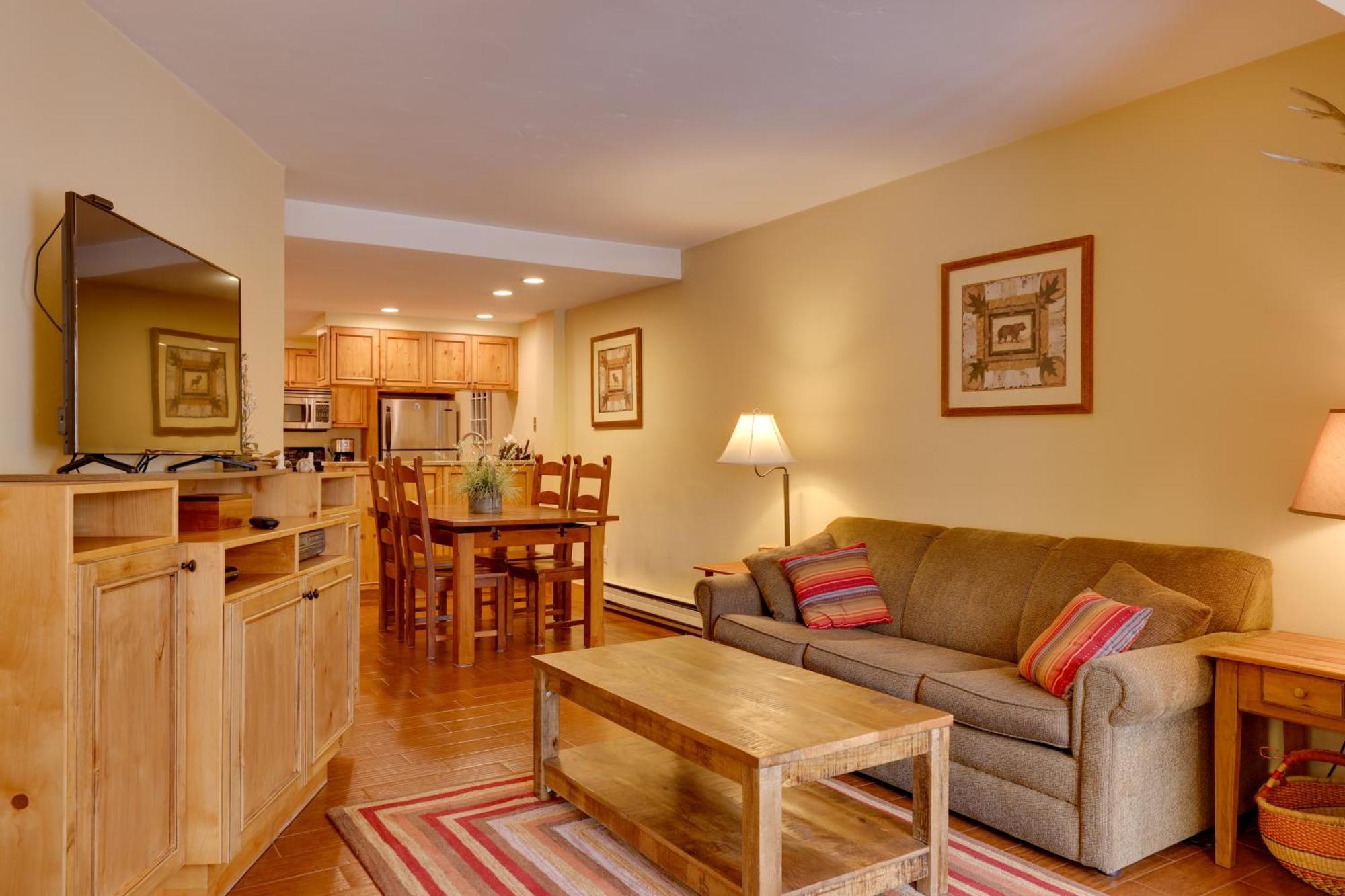 With Hot Tub Access - Quick Bus Trip To Ski! Apartment Vail