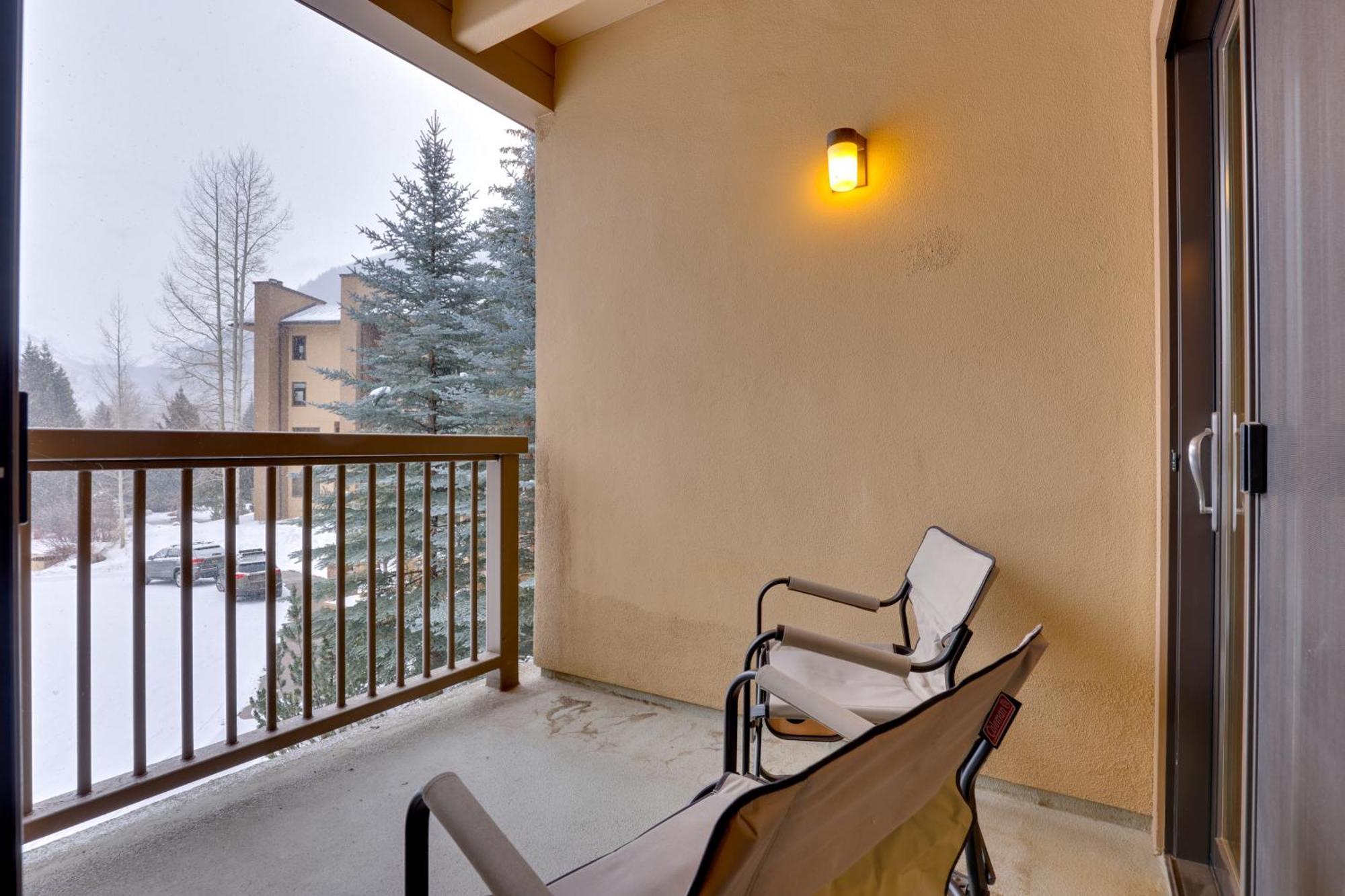 With Hot Tub Access - Quick Bus Trip To Ski!