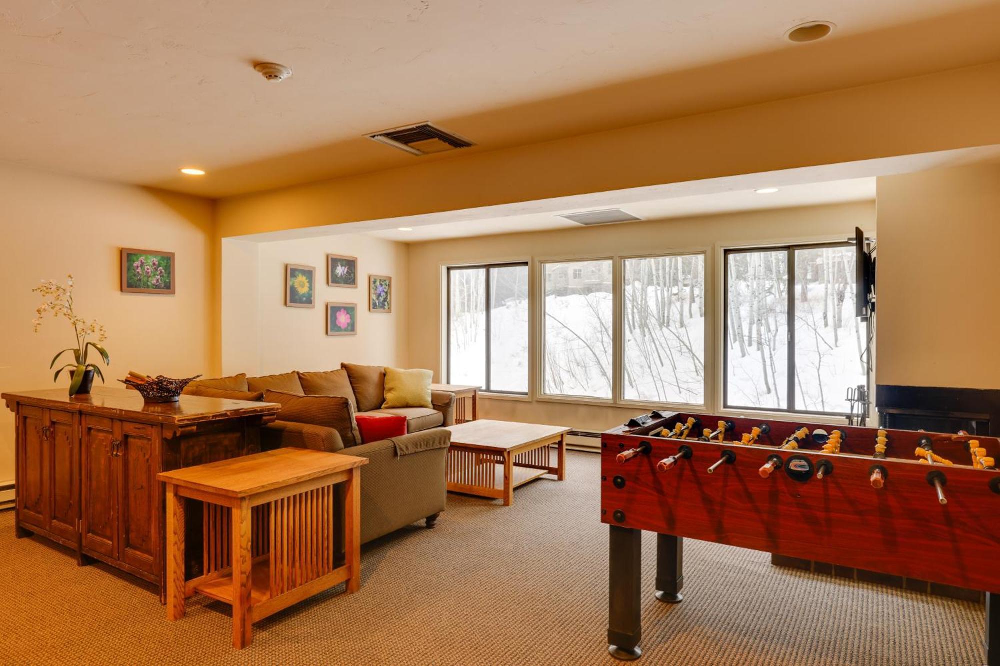 Apartment With Hot Tub Access - Quick Bus Trip To Ski!