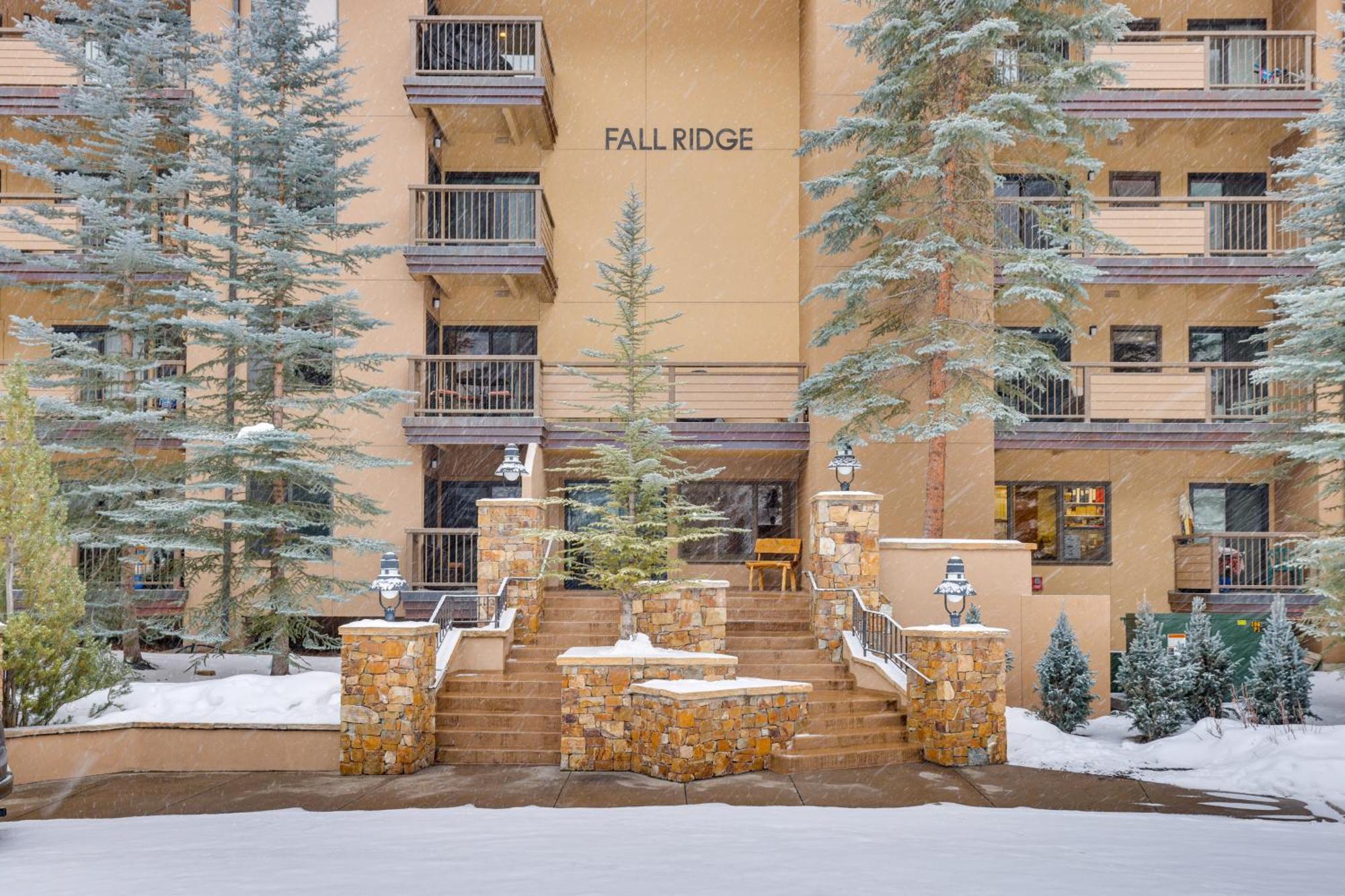 With Hot Tub Access - Quick Bus Trip To Ski!