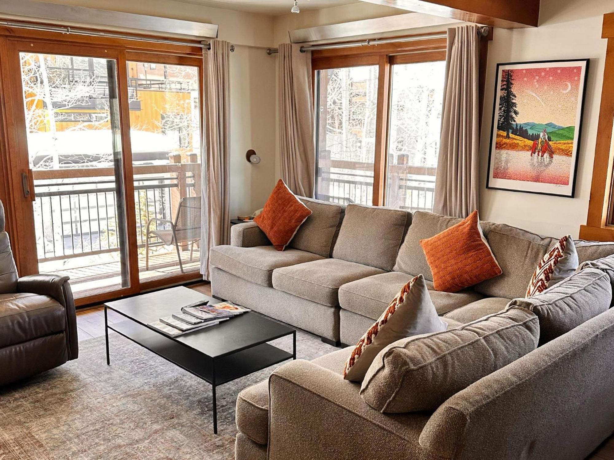 Lift One - One, Two Three Bedroom Units Adjacent To Downtown Apartment Aspen