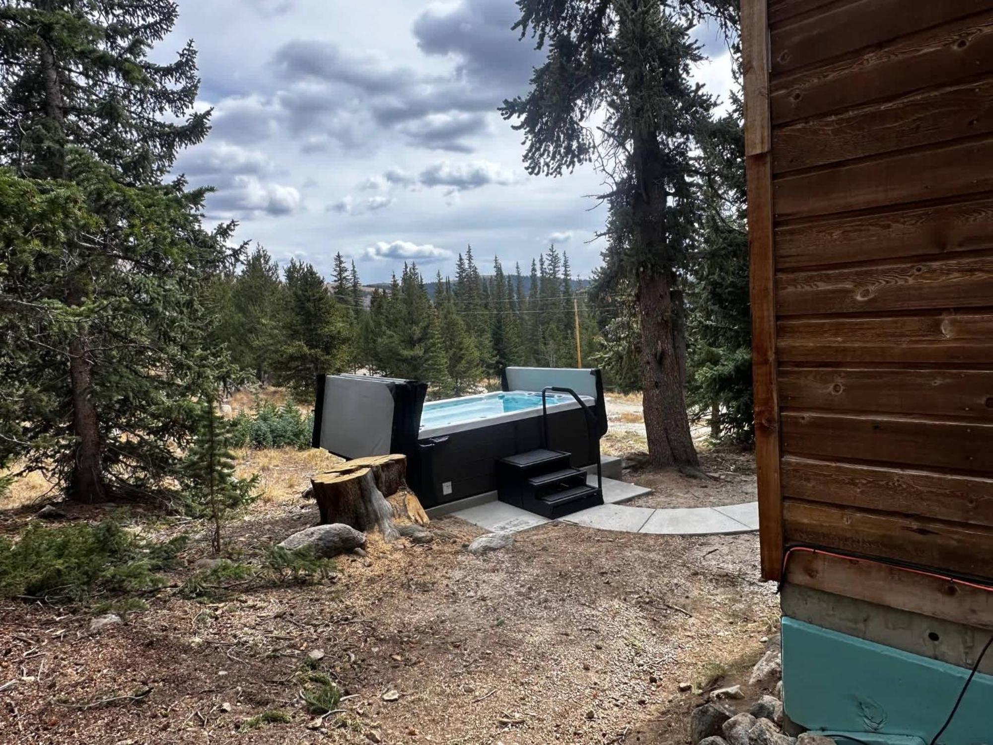 Breck 4br 3ba 10 Person Hot Tub Starlink Xbox * Alma