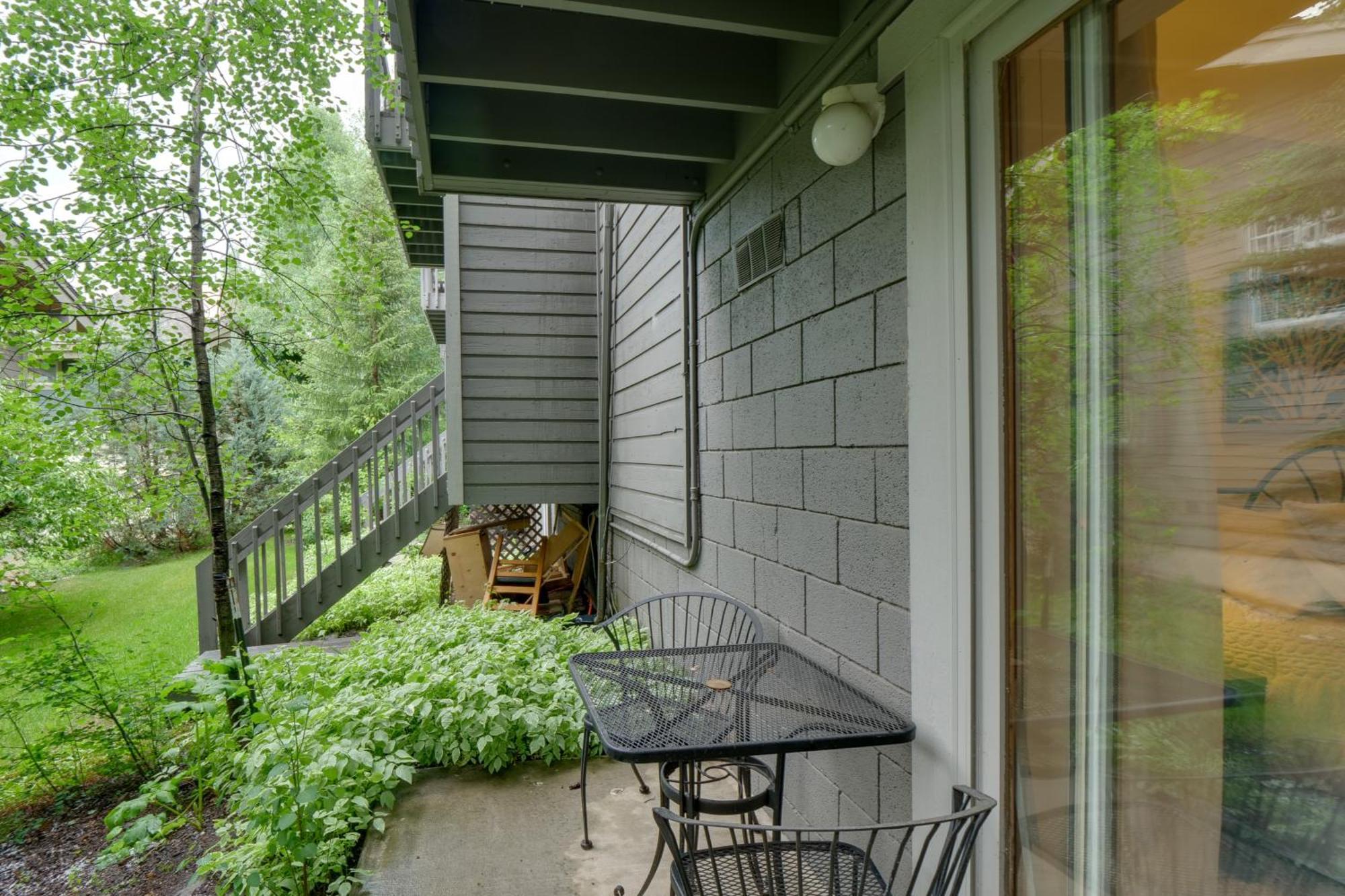 Chillside Modern West Townhouse! Holiday home