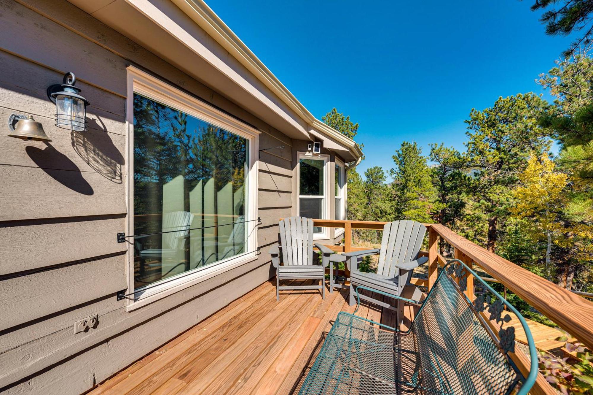 Holiday home Quiet And Peaceful In With Deck!