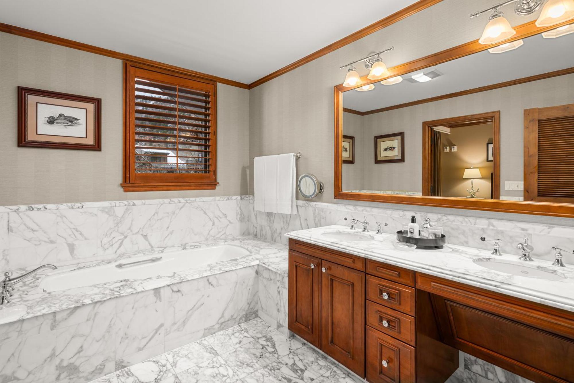 The Ritz-carlton Club, 3 Bedroom Premier 8303, Ski-in & Ski-out In Highlands Aspen
