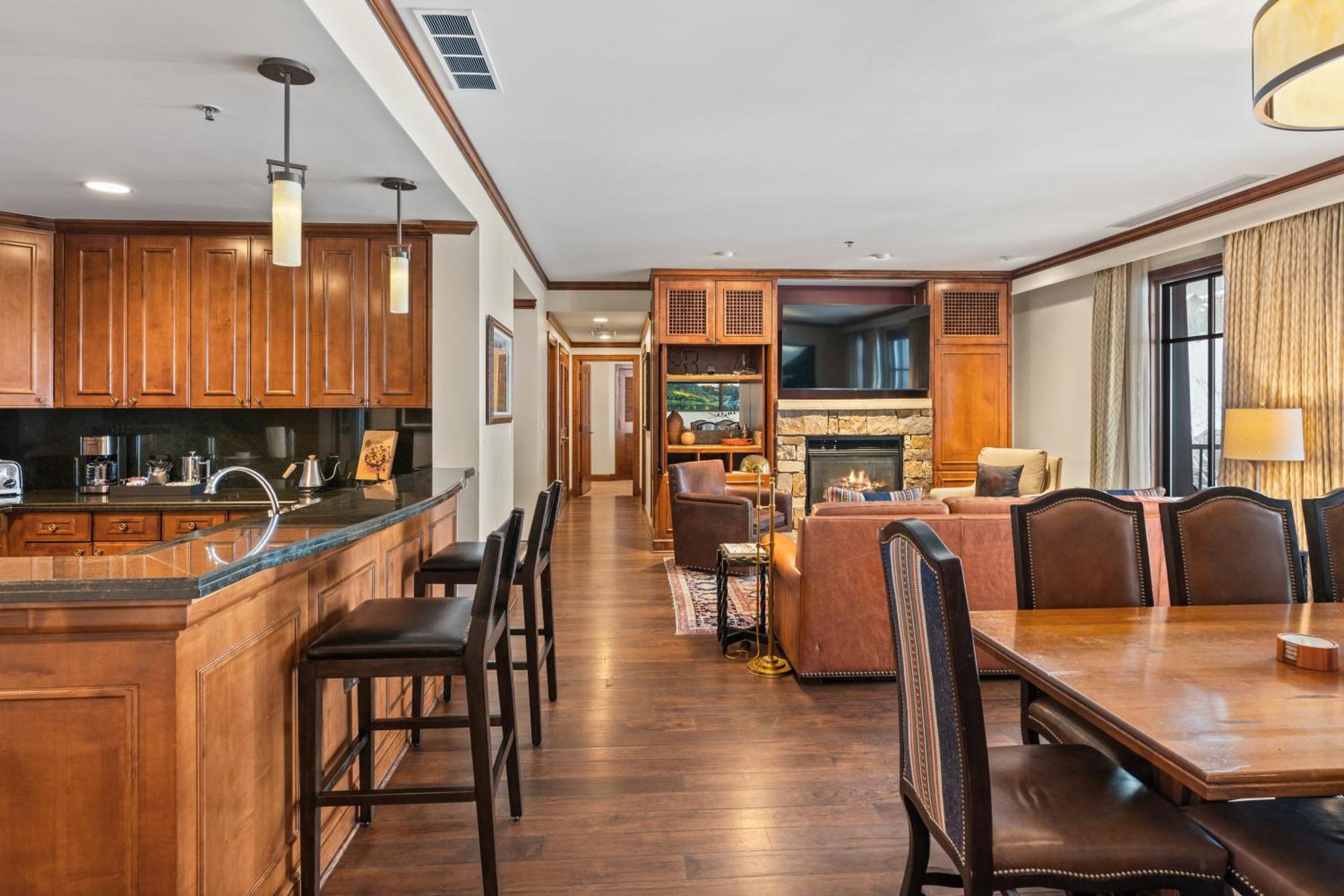 The Ritz-carlton Club, 3 Bedroom Premier 8303, Ski-in & Ski-out In Highlands Holiday home Aspen