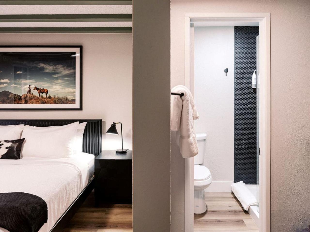 Western Motel 2*