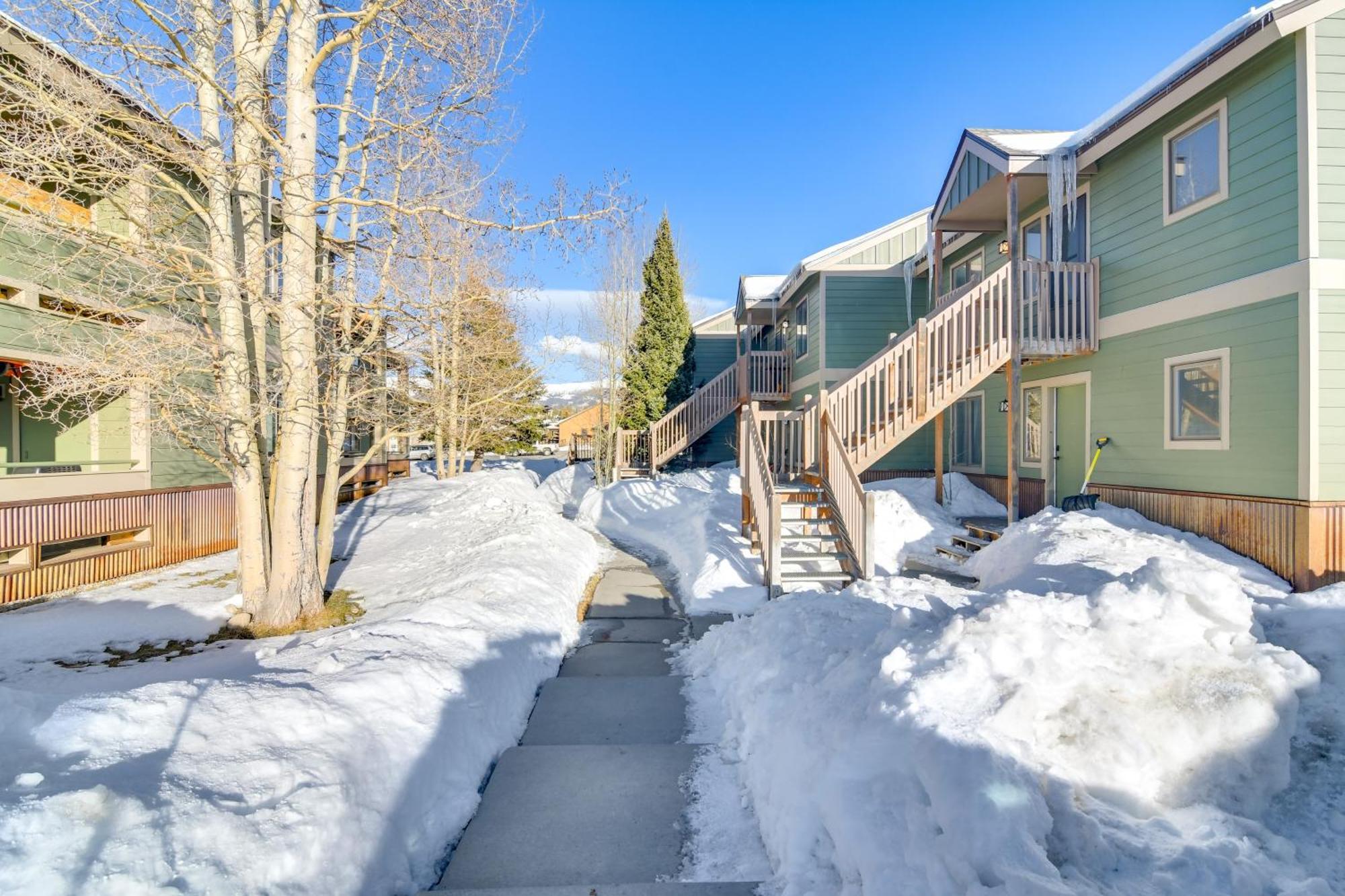 Family-friendly Retreat With Balcony In Fraser! Apartment Fraser