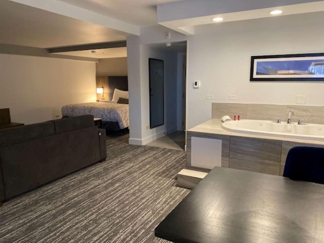 Western Premier East 3* Denver