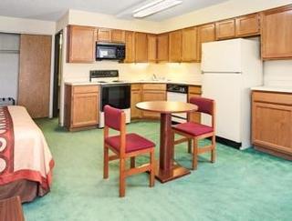 Hotel Super 8 By Wyndham North East Denver 2*