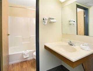 Hotel Super 8 By Wyndham North East Denver