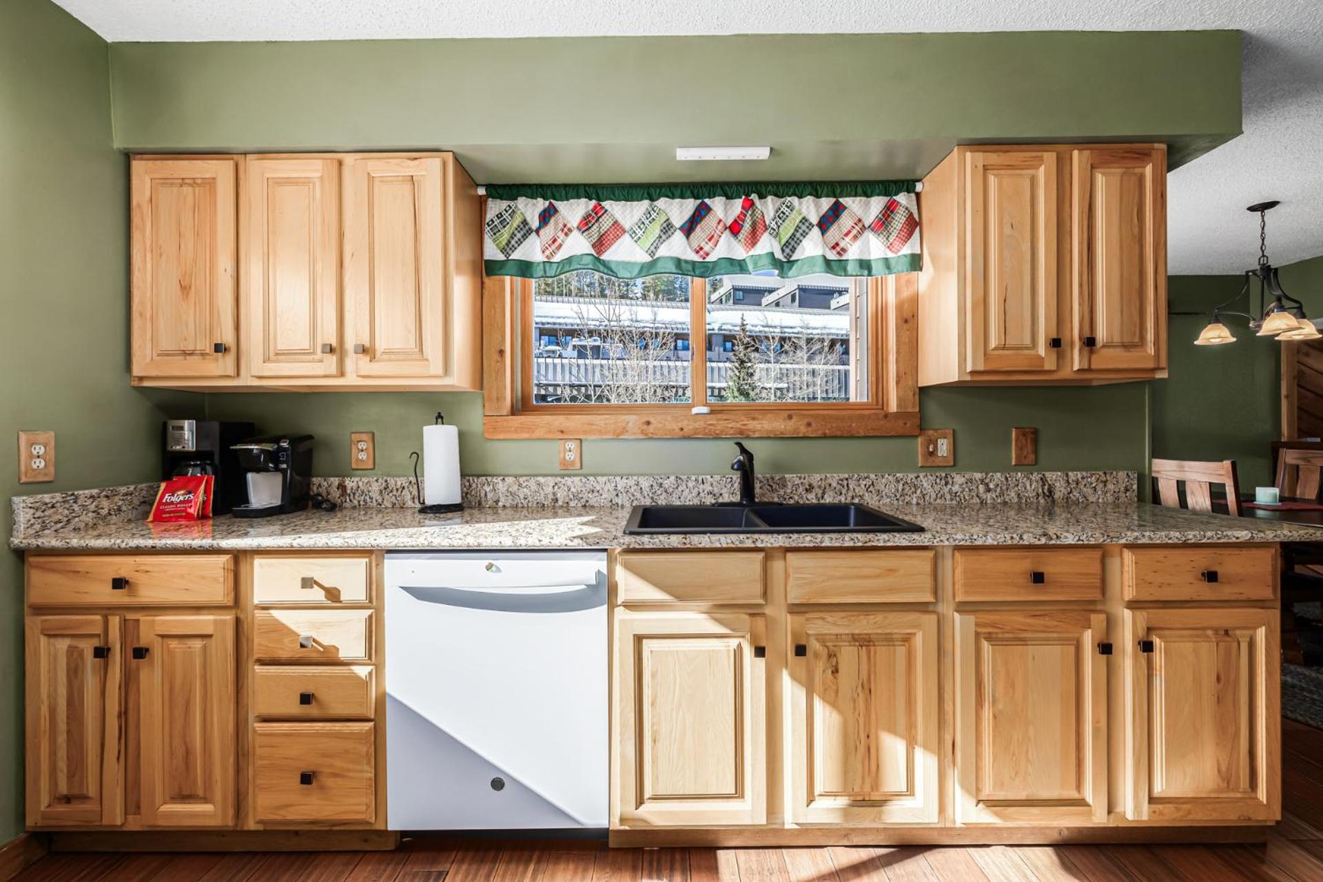 Cedars 42 In-ski Out, Walk To Main St, Sleeps 10 Holiday home *