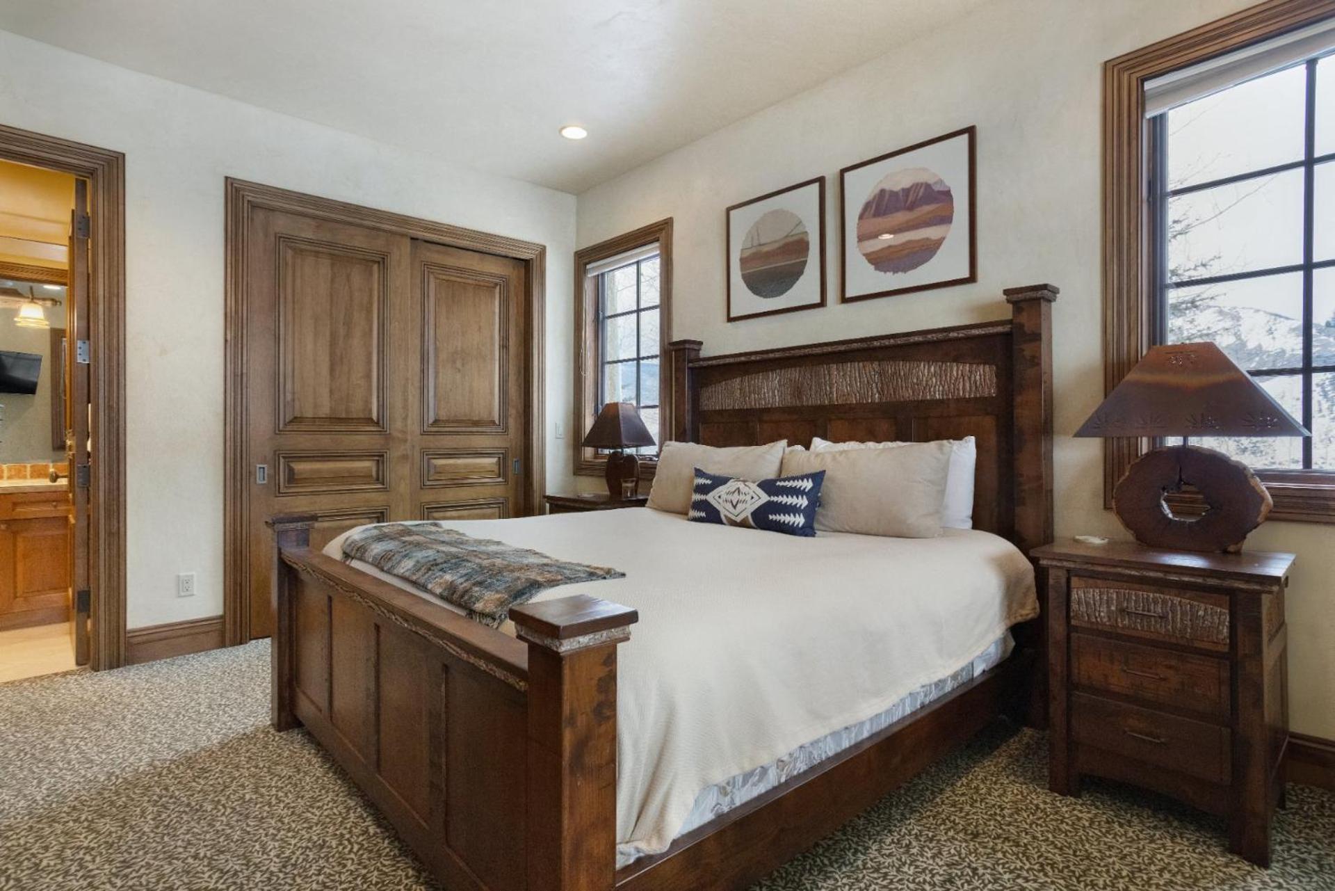 Holiday home North Starr Chateau By Mountain Vacation - 7 Bedroom Suites, Game Room, Theater &