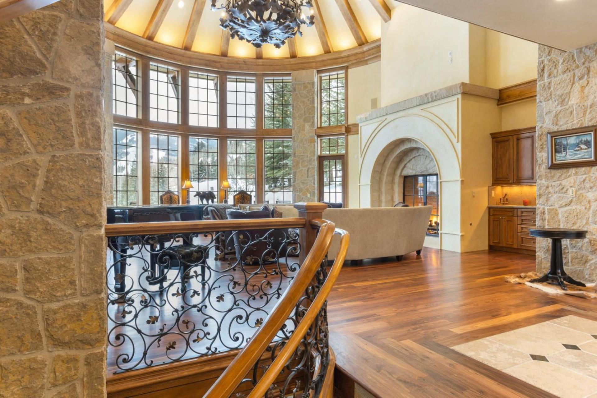 Holiday home North Starr Chateau By Mountain Vacation - 7 Bedroom Suites, Game Room, Theater & *